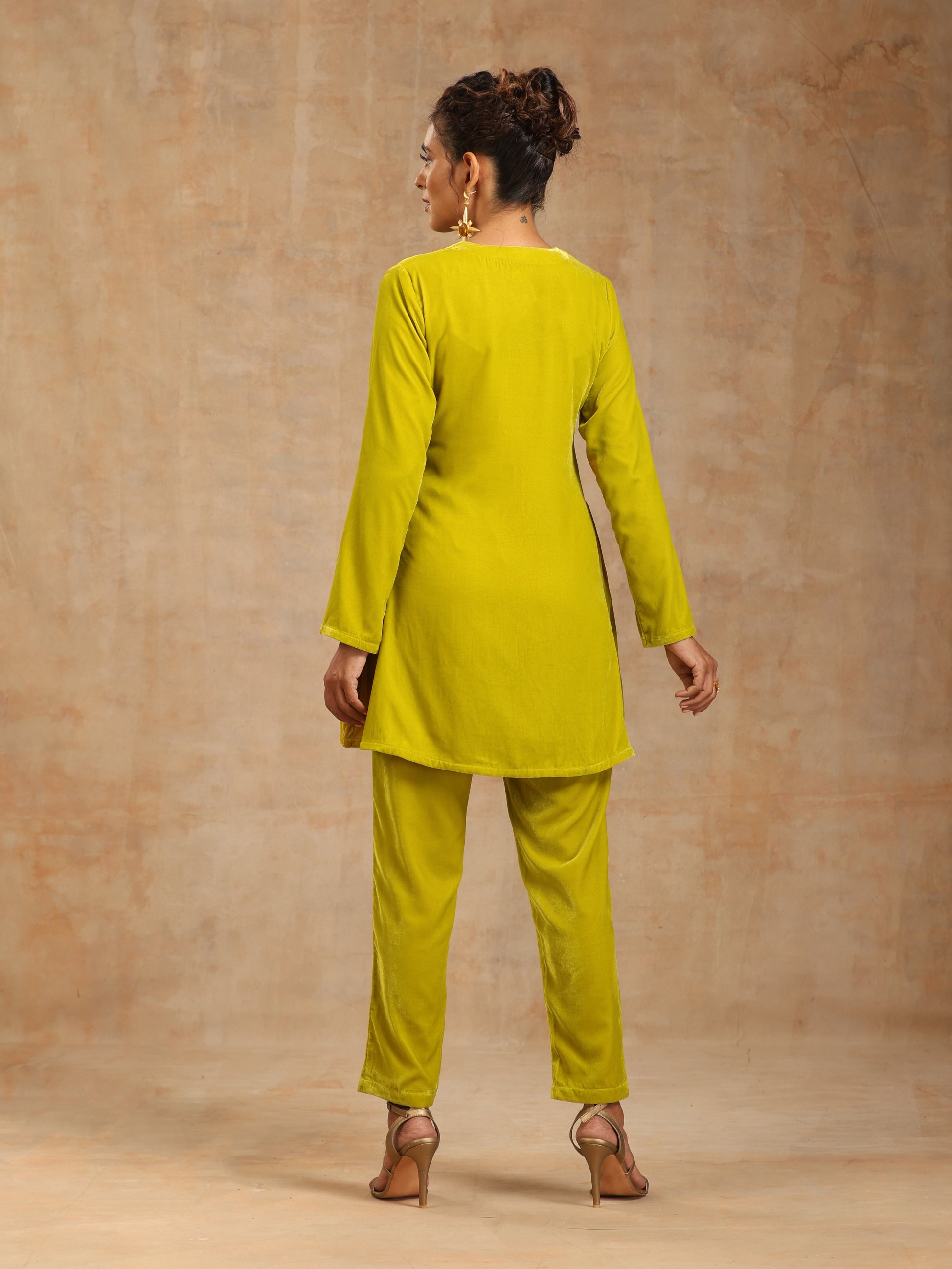 trueBrowns Lime Velvet Solid Co-ord Set - Swadesiicart