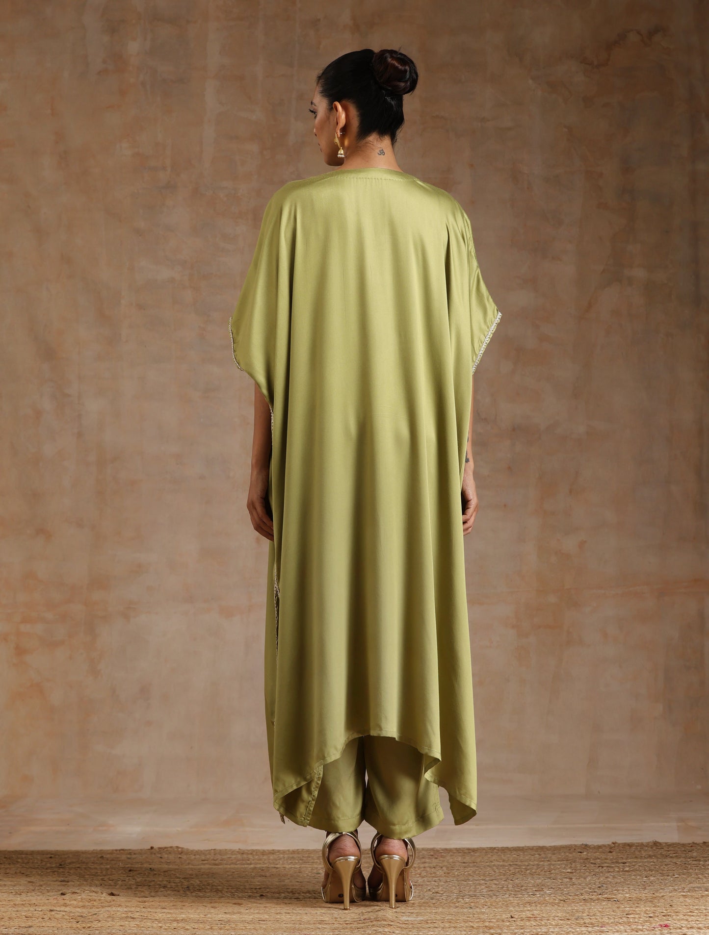 trueBrowns Light Green Modal Satin Kaftan Kurta Set | Relove | Swadesiicart