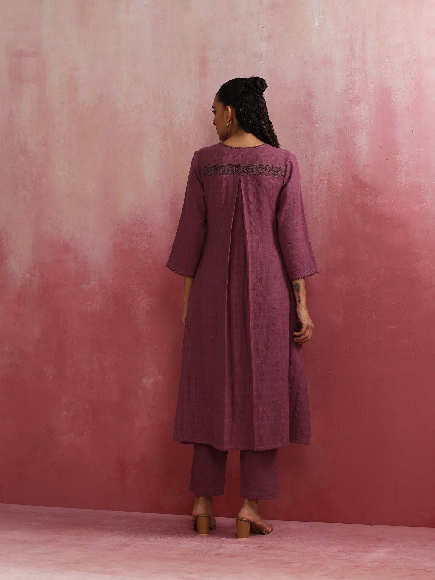 trueBrowns Light Purple Cotton Dobby Flared Kurta Set | Swadesiicart