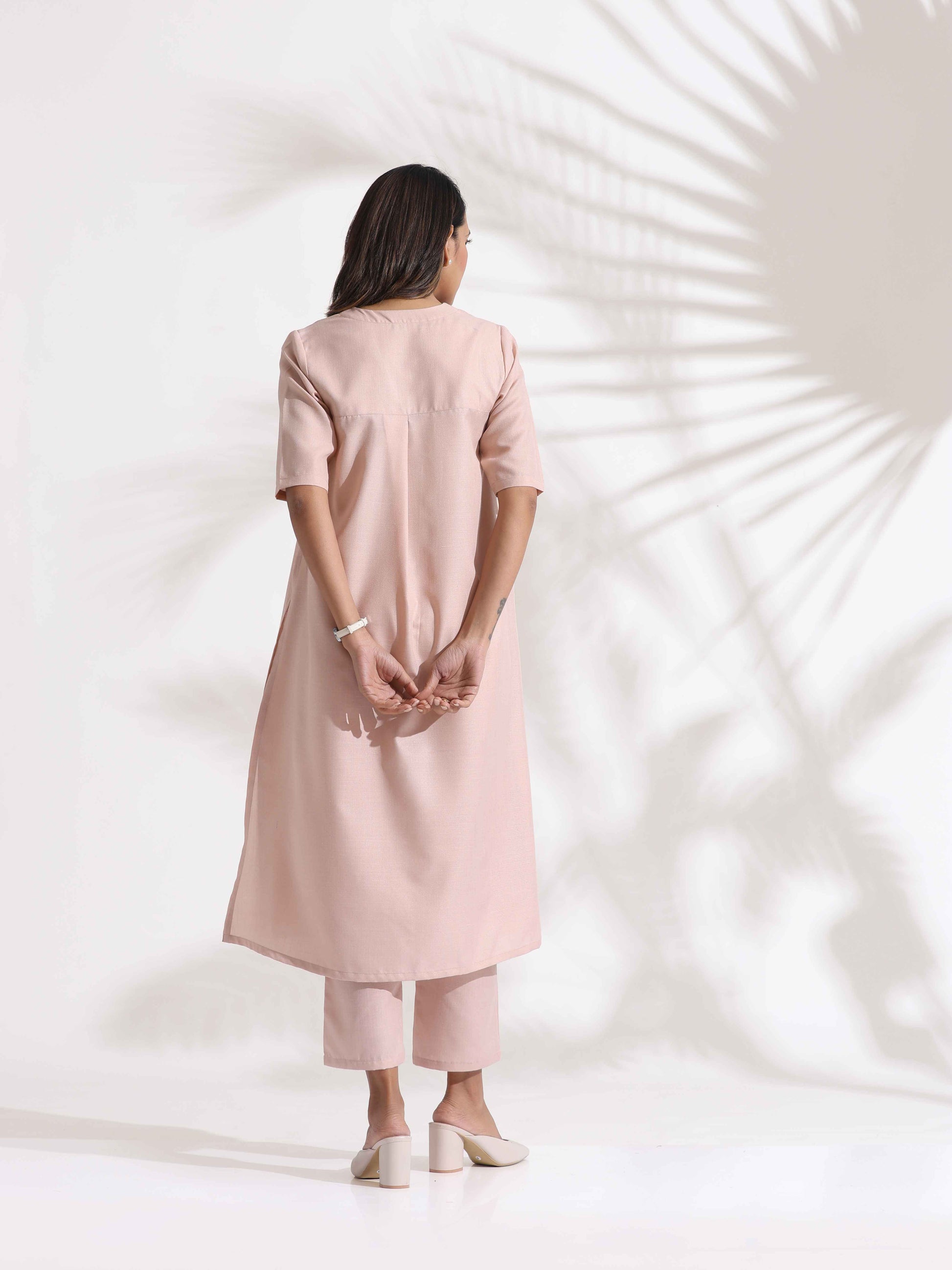 trueBrowns Light Pink Slub Kurta Set | Swadesiicart
