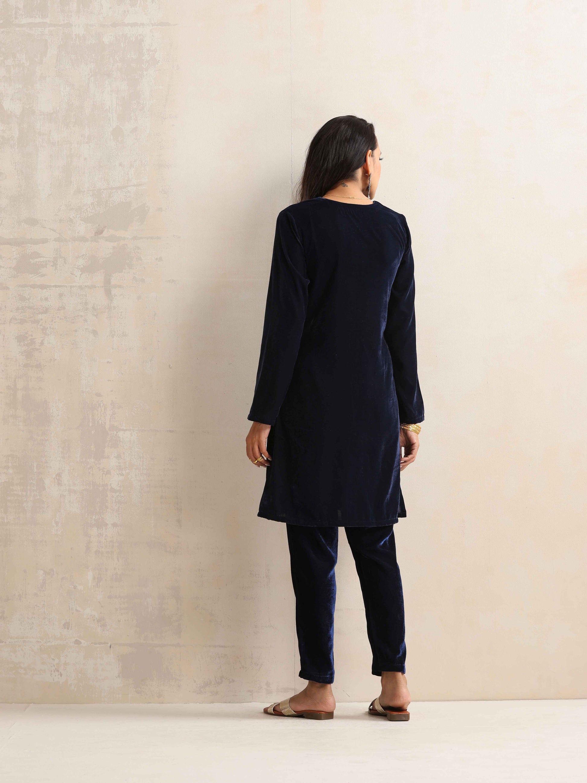 trueBrowns Blue Velvet Kurta Co-ord Set - Swadesiicart