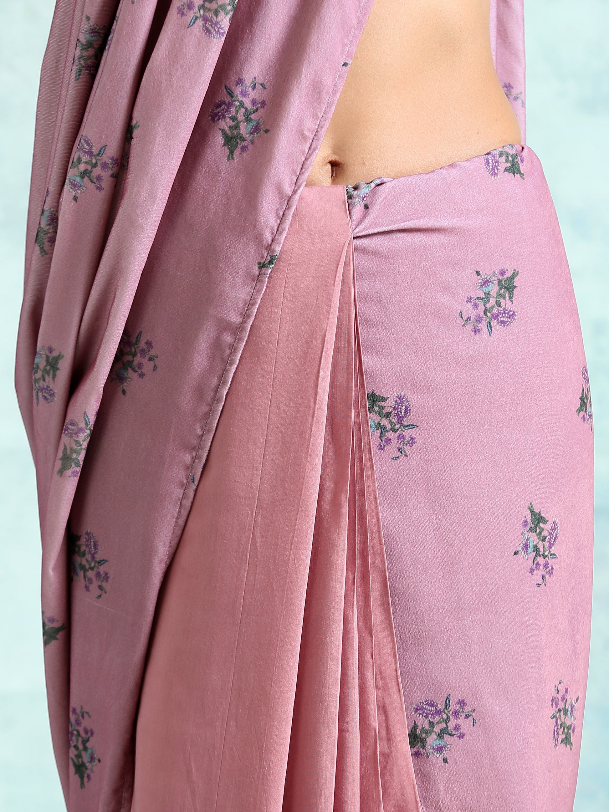 trueBrowns Light Mauve Printed Velvet Ready to Wear Saree | Swadesiicart