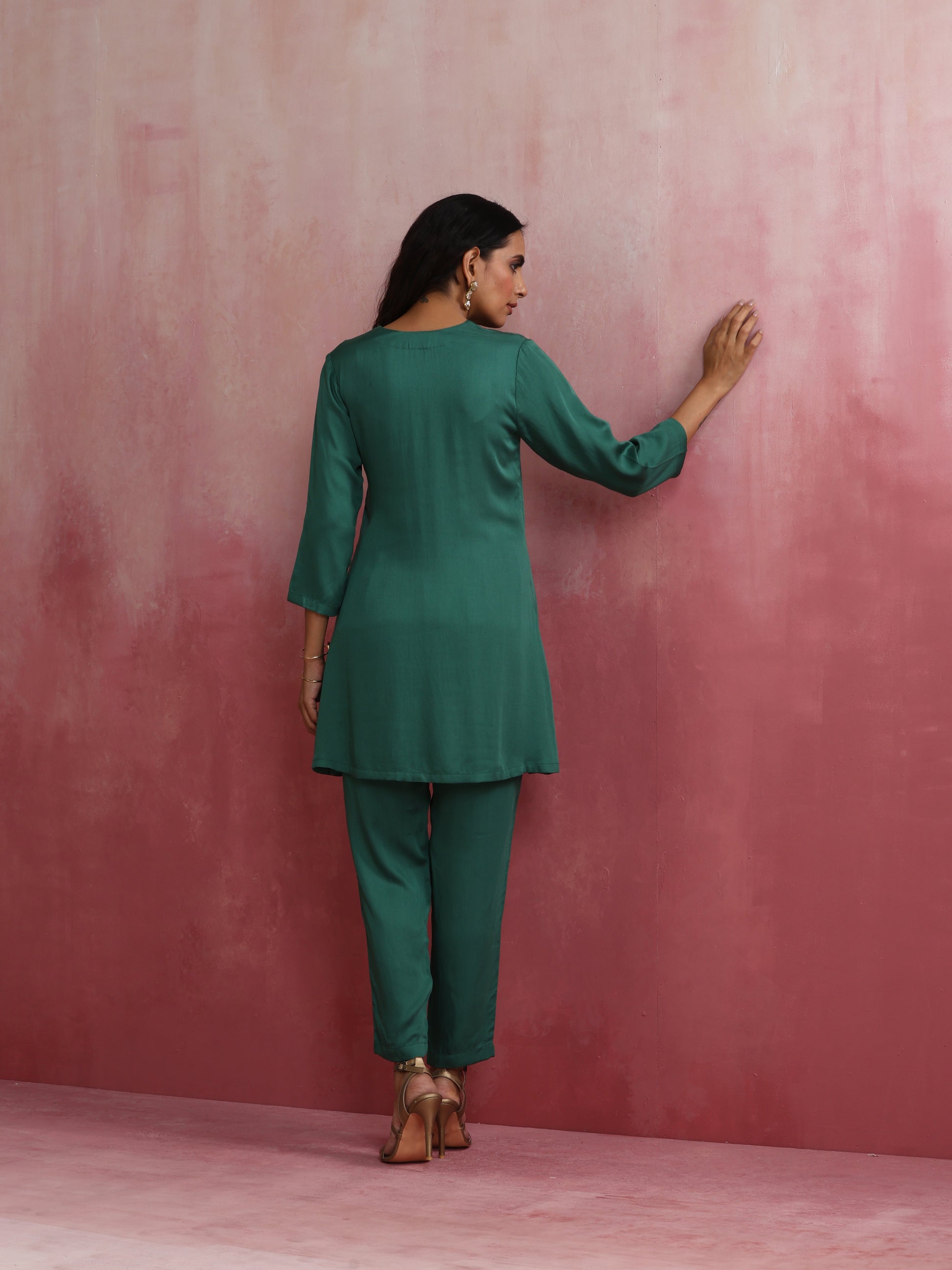 trueBrowns Green Straight Kurta Co-ord Set - Swadesiicart