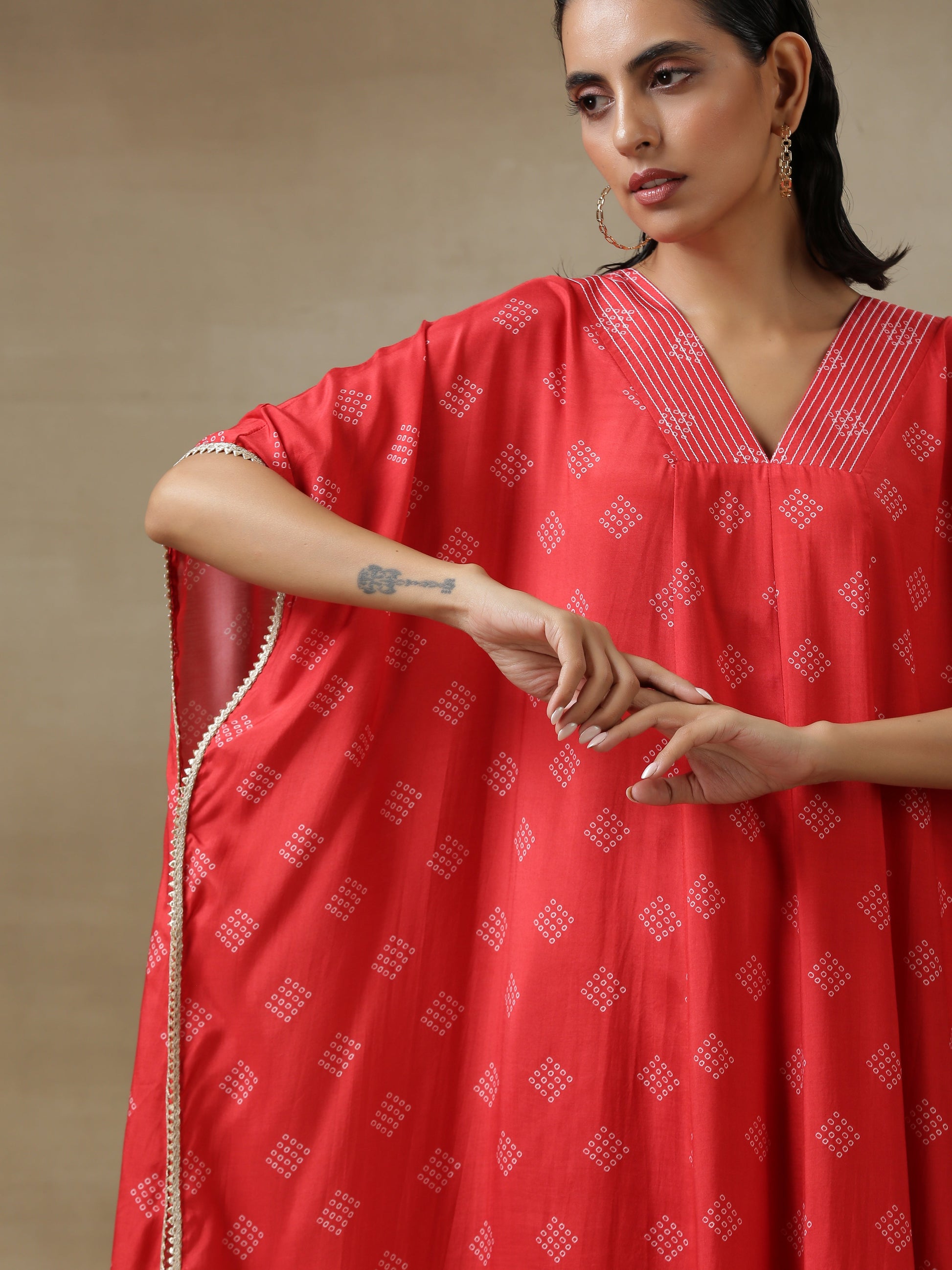 trueBrowns Red Bandhani Printed Silk Panel Kaftan Kurta Pant Set | Swadesiicart