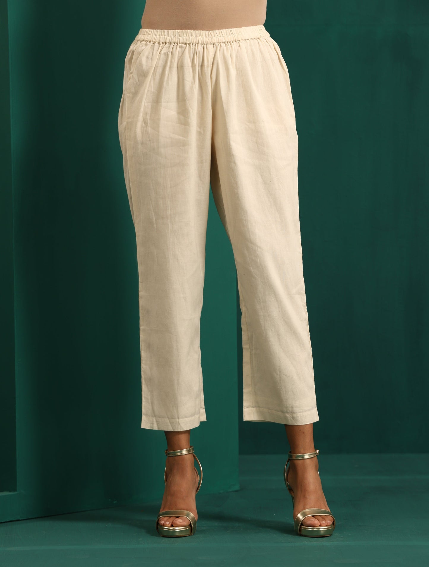 trueBrowns Ivory Blue Floral Cotton Front Gathered Kurta Pant Set | Swadesiicart