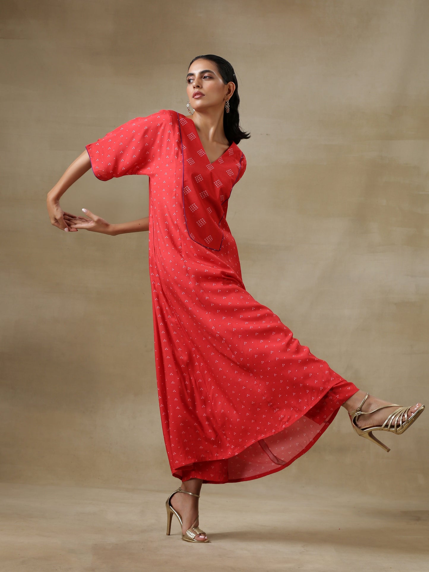 trueBrowns Red Bandhani Printed Silk Long Kurta Pant Set | Swadesiicart