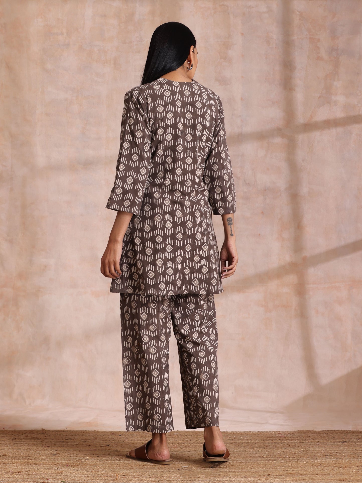 trueBrowns Clay Dabu Geometric Print Cotton Pleated Co-Ord Set - Swadesiicart