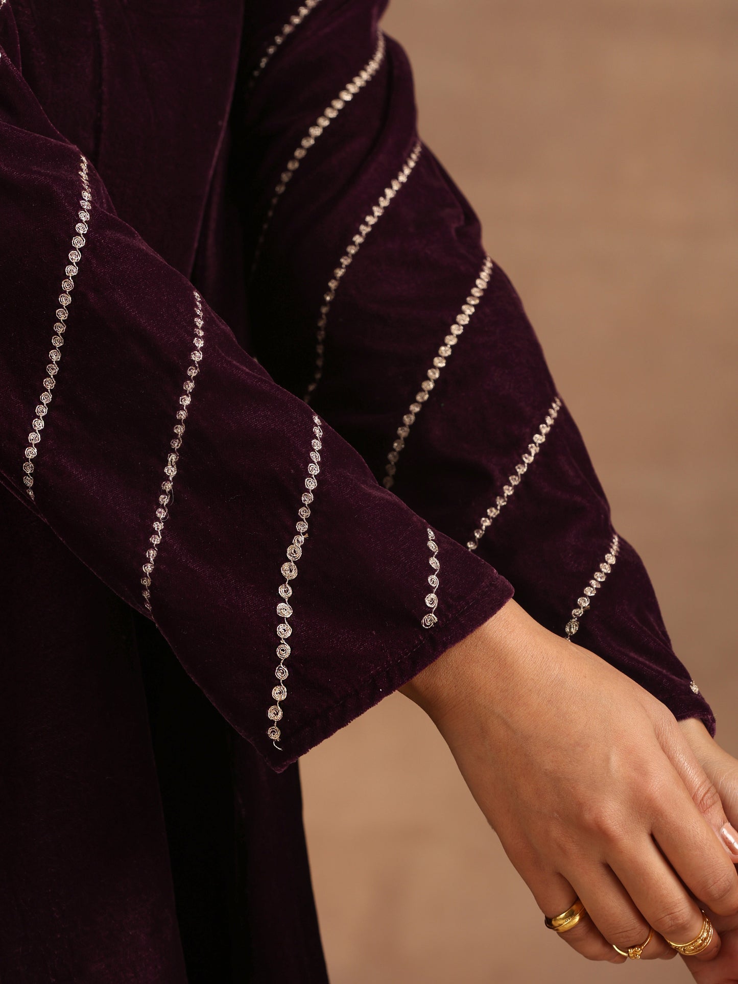 trueBrowns Wine Velvet Sleeve Embroidered Co-ord Set - Swadesiicart