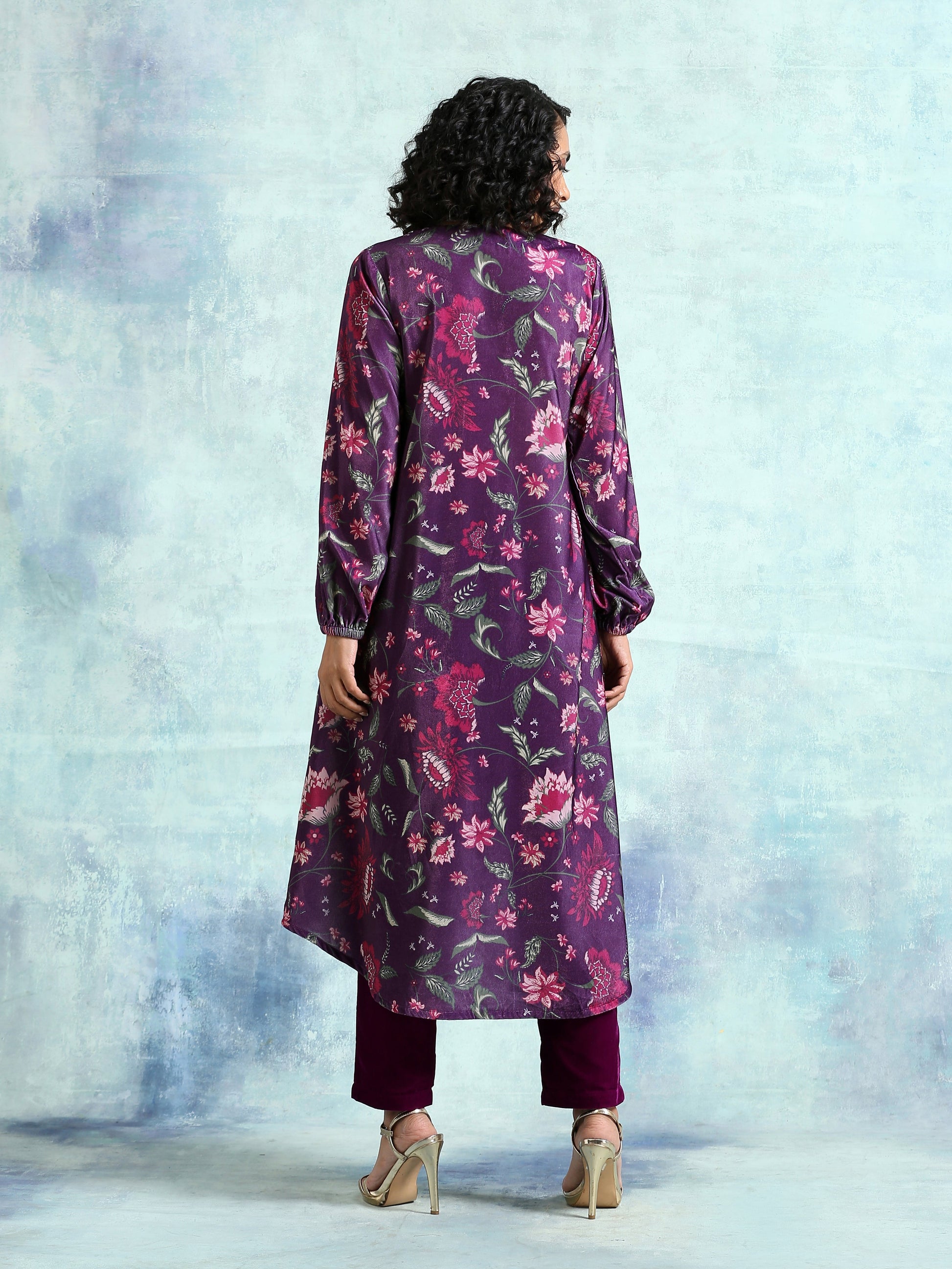 trueBrowns Wine Printed Velvet Neck Pleat Kurta | Swadesiicart