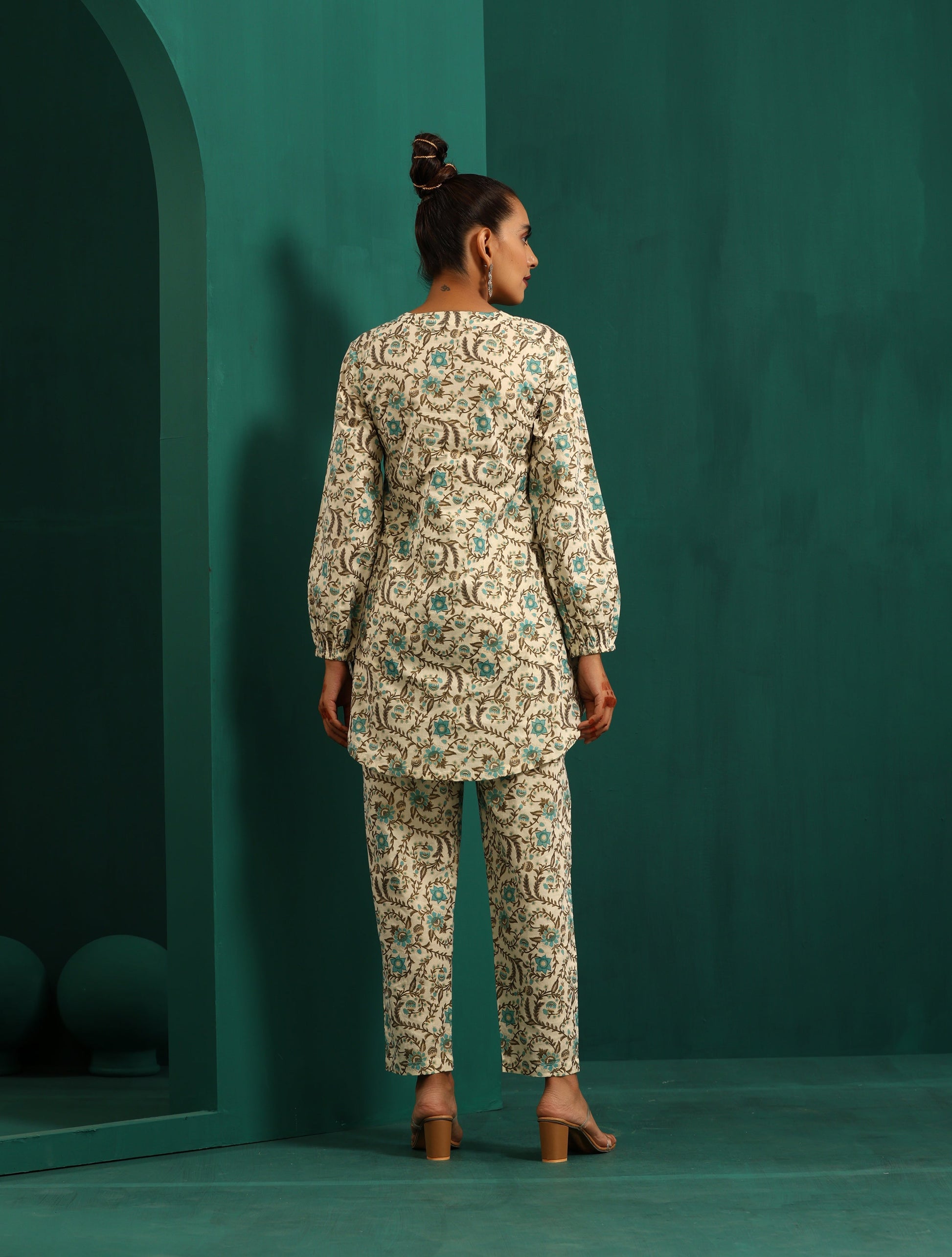 trueBrowns Teal Floral Cotton Printed Short Co-ord Set - Swadesiicart