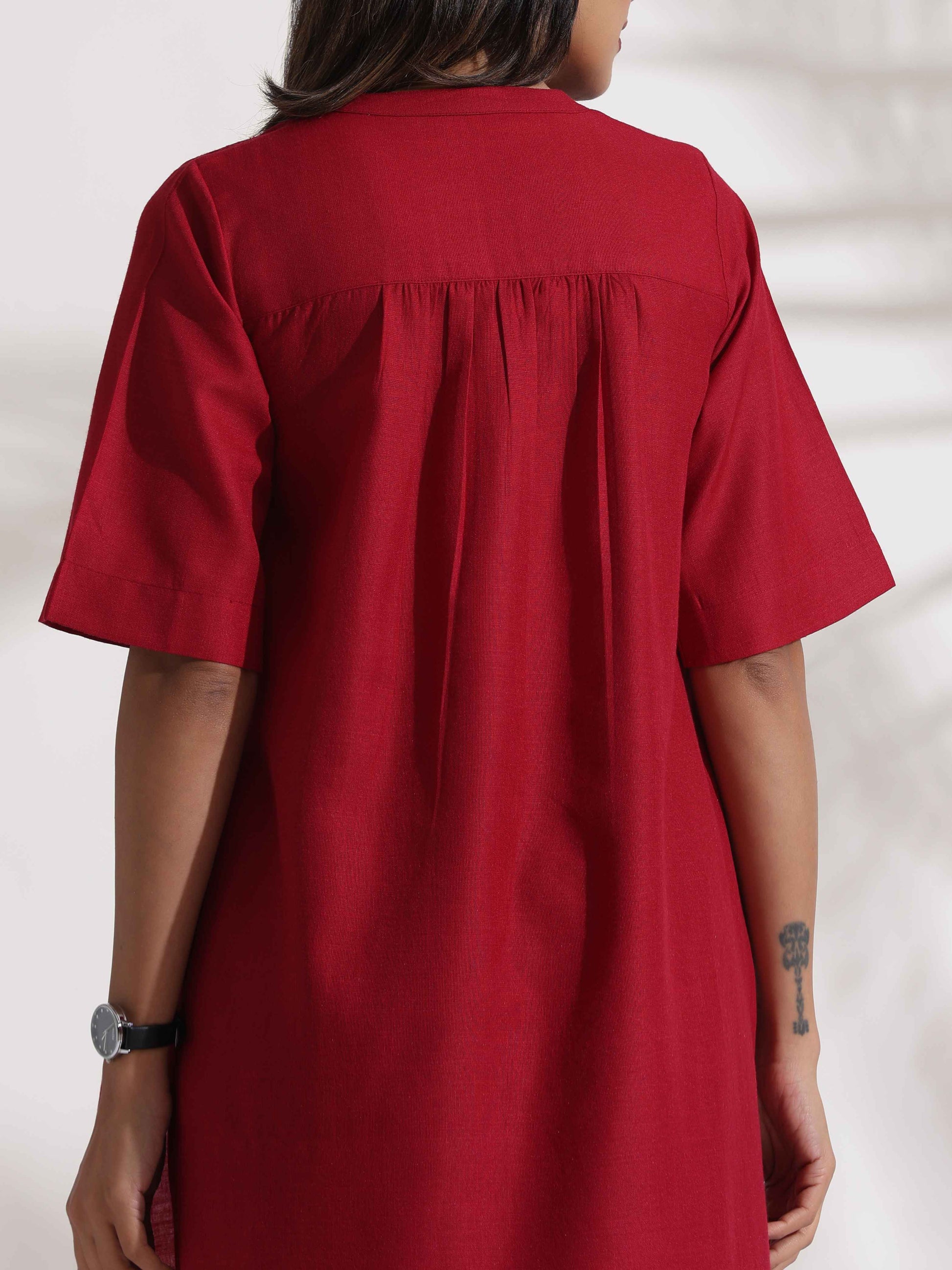 trueBrowns Maroon Slub Highslit Kurta Set | Swadesiicart