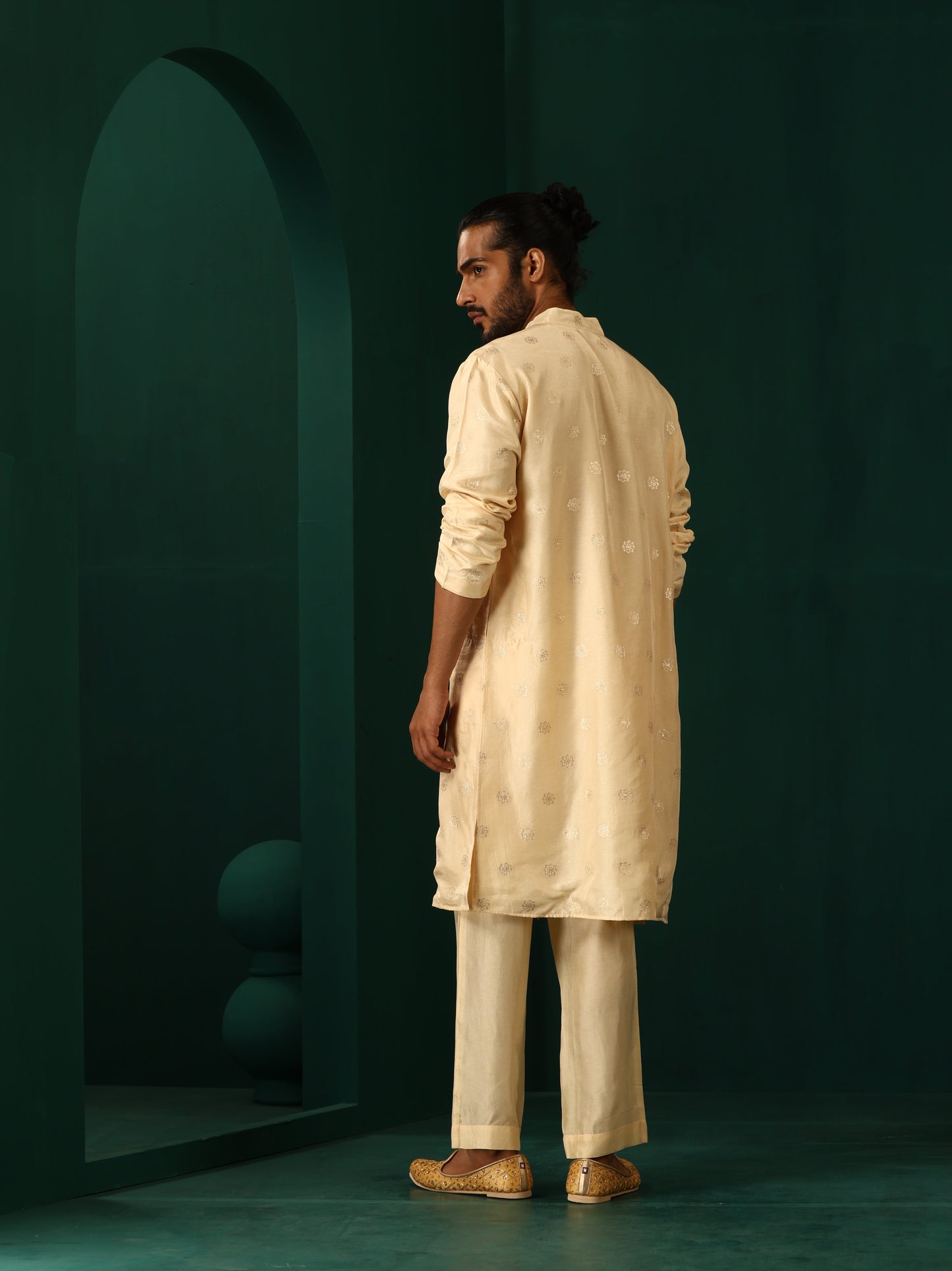 trueBrowns Men's Ivory Geometric Floral Viscose Silk Long Kurta | Swadesiicart