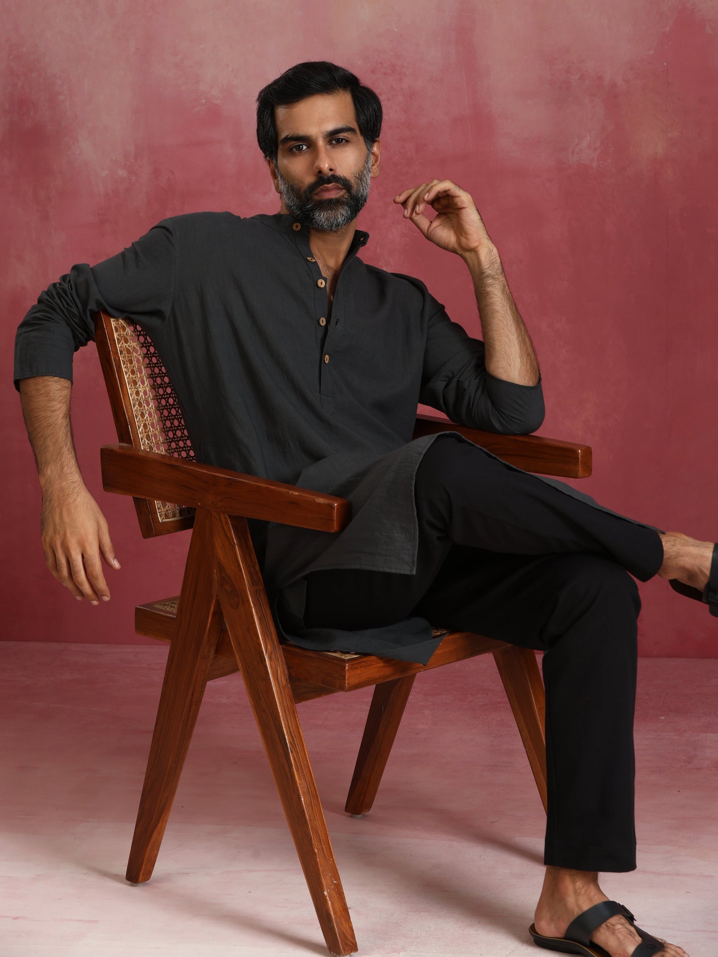 trueBrowns Men's Charcoal Grey Mandarin Collar Kurta | Swadesiicart