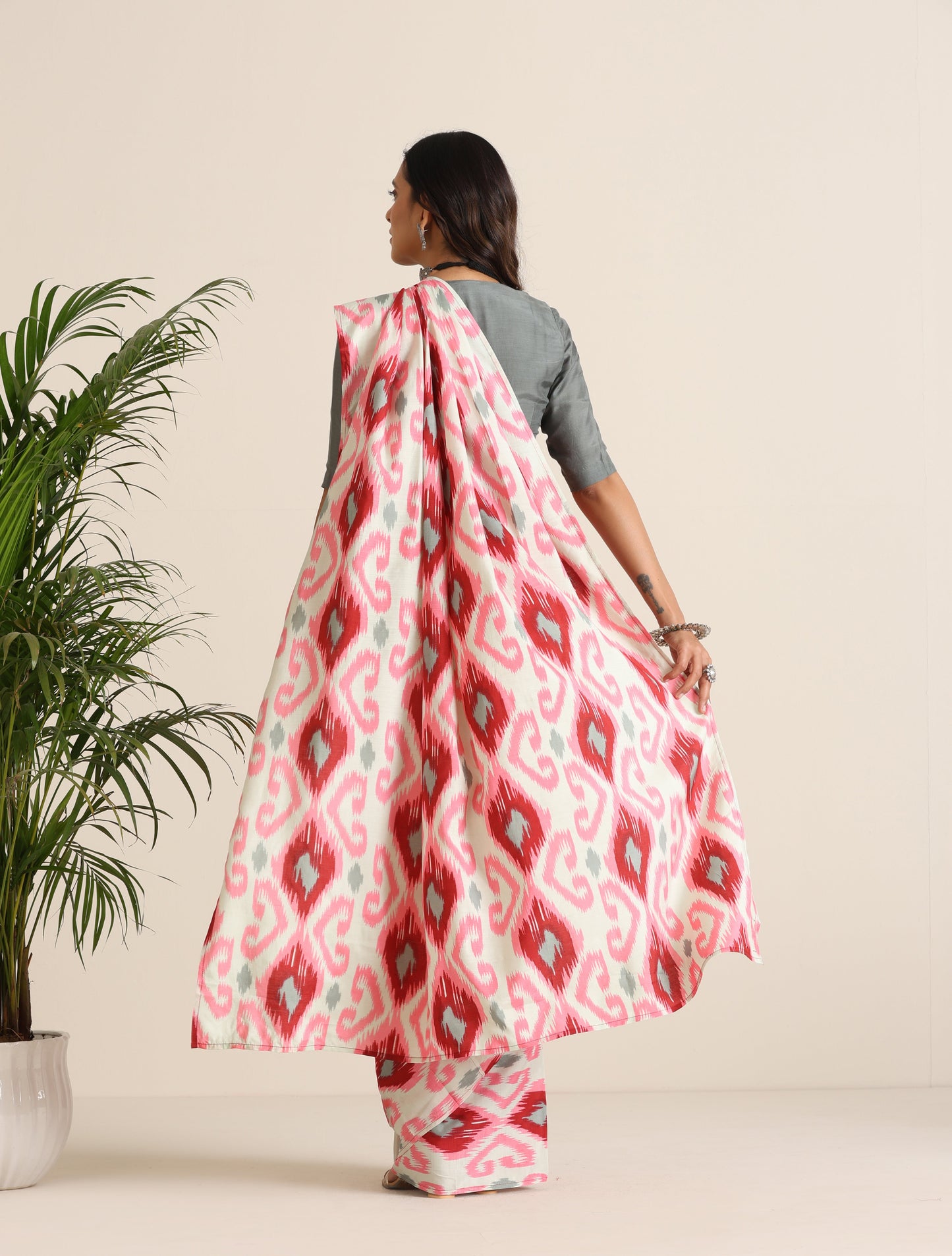 trueBrowns Maroon Grey Muslin Ikat Saree | Swadesiicart