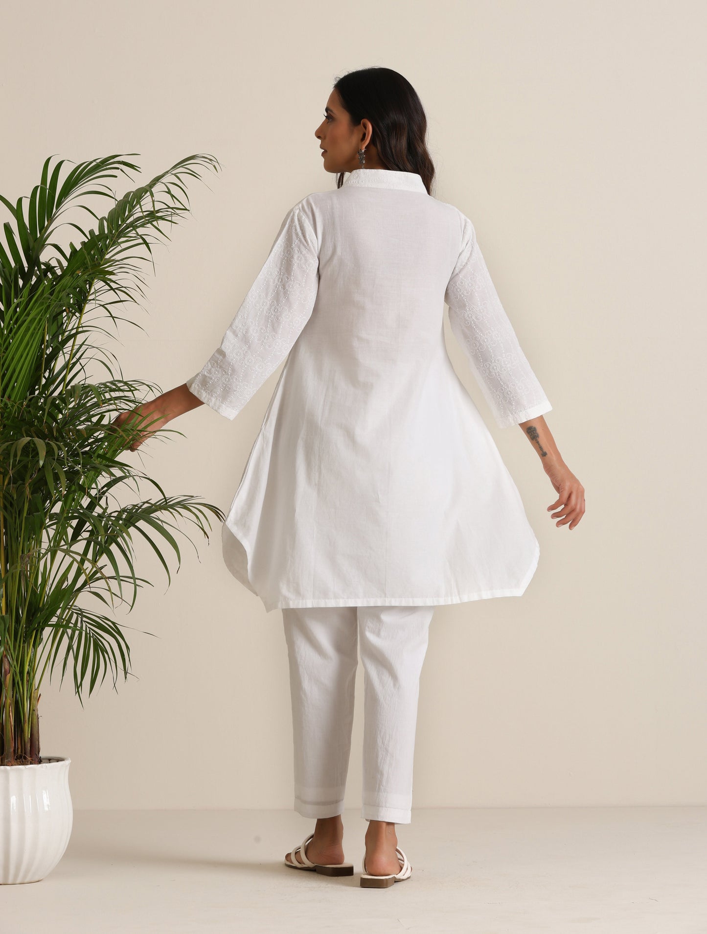 trueBrowns White Cotton Embroidered Co-ord Set - Swadesiicart