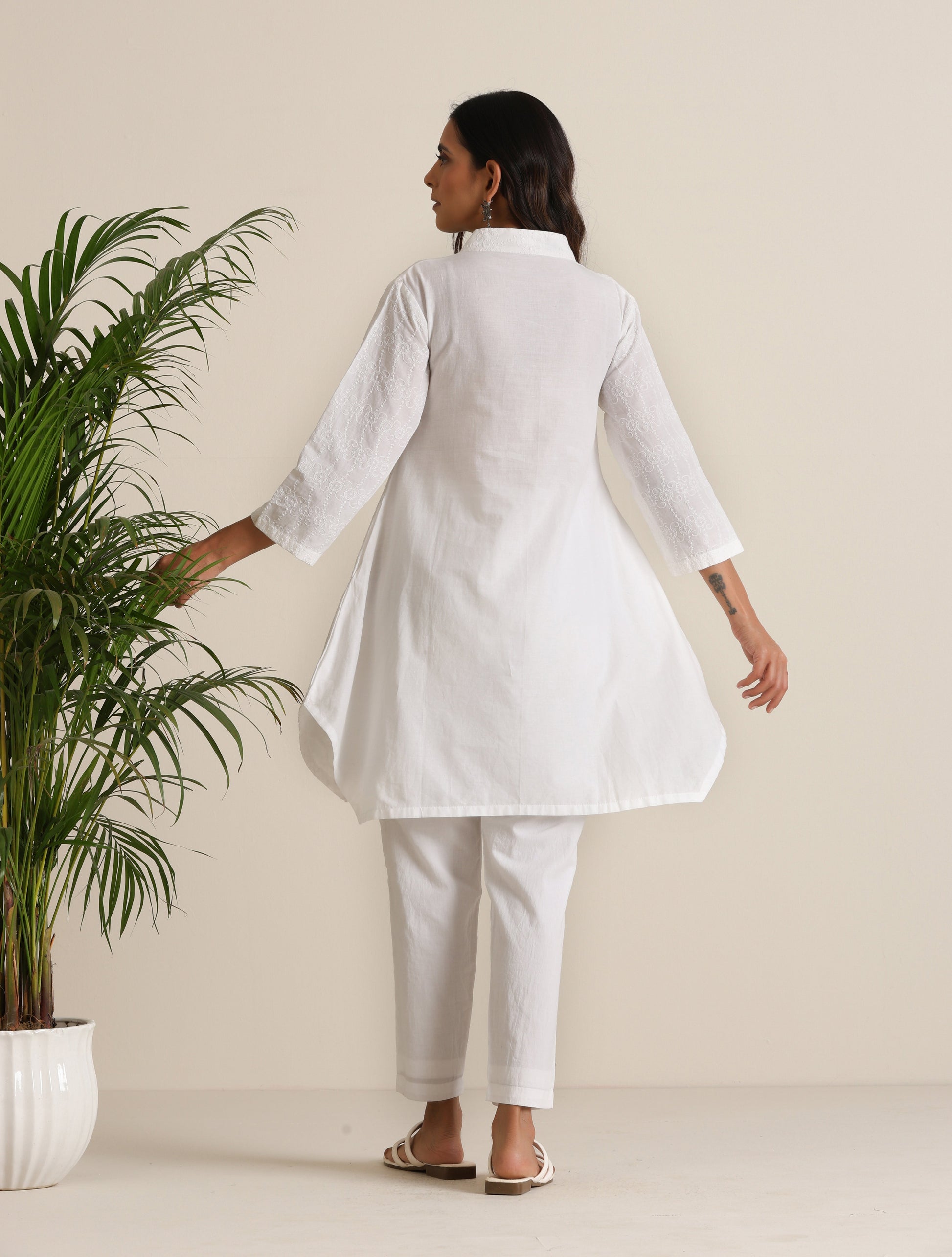 trueBrowns White Cotton Embroidered Co-ord Set - Swadesiicart