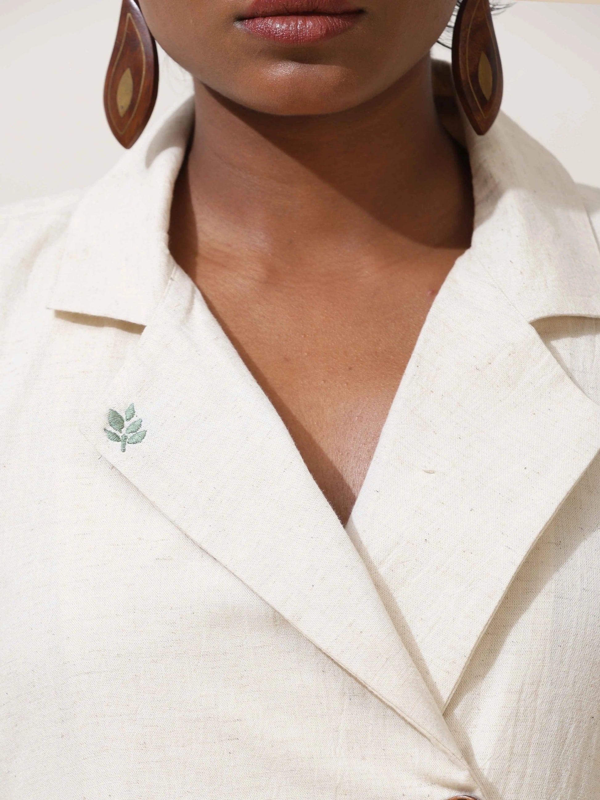 trueBrowns Off-White Cotton Linen Dress | Swadesiicart