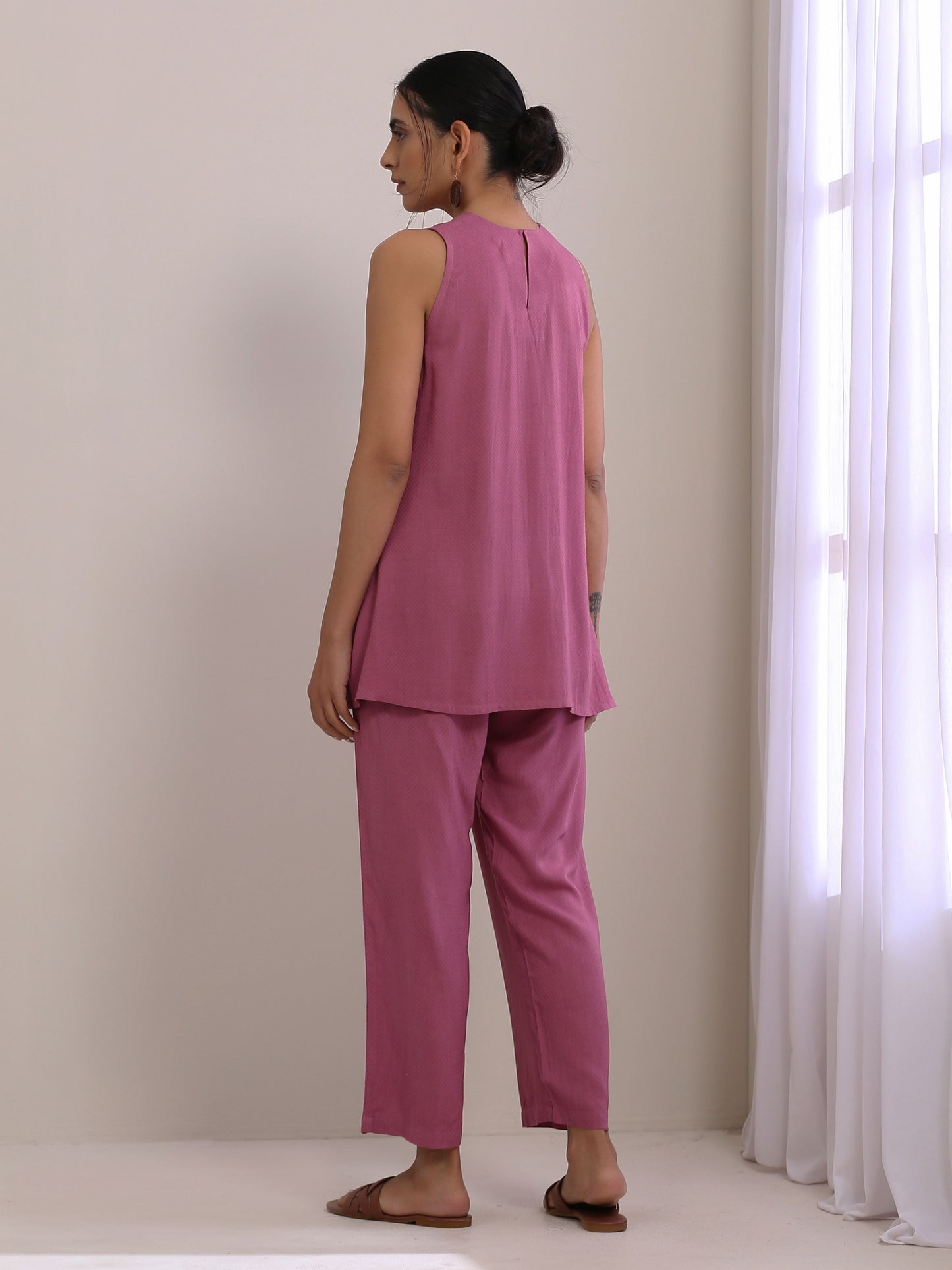 trueBrowns Onion Pink Dobby Sleeveless Short Co-Ord Set - Swadesiicart