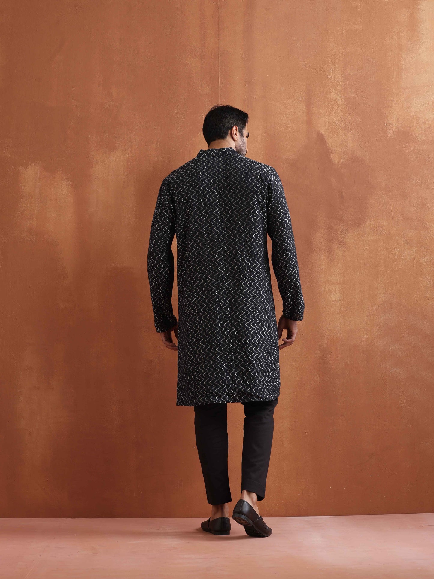 trueBrowns Men's Black Cotton Dobby Kurta | Swadesiicart