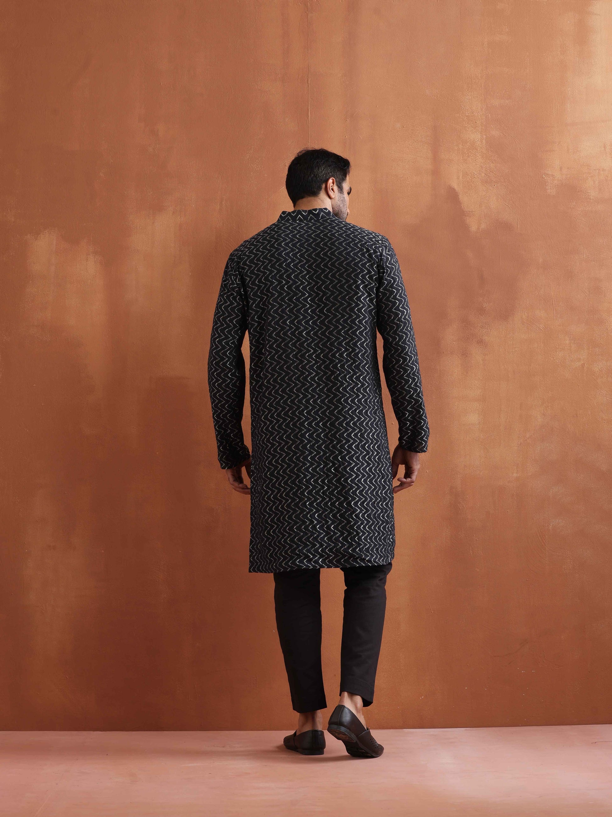 trueBrowns Men's Black Cotton Dobby Kurta | Swadesiicart