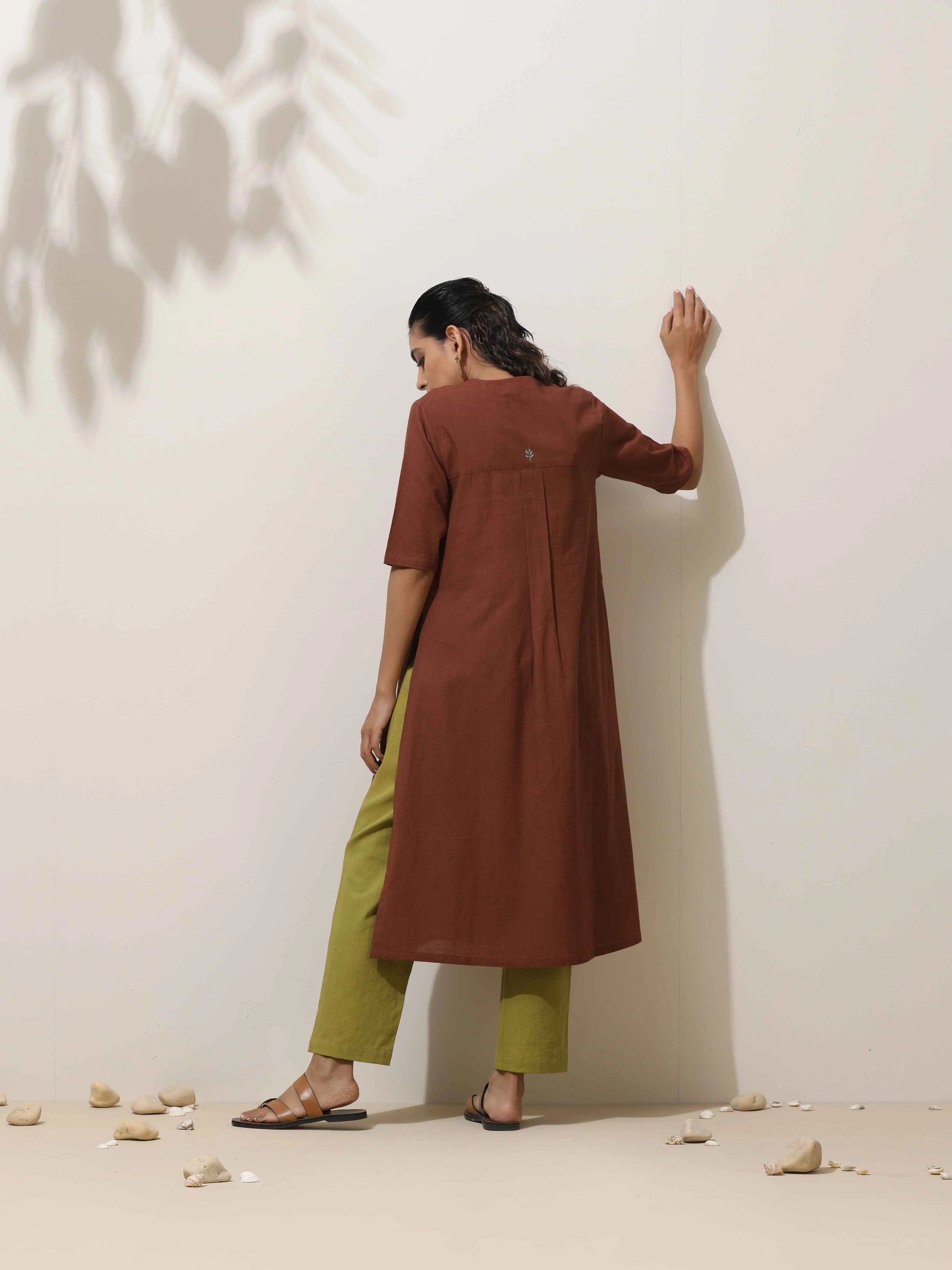 trueBrowns Brown Cotton Linen Kurta Pant Set | Swadesiicart