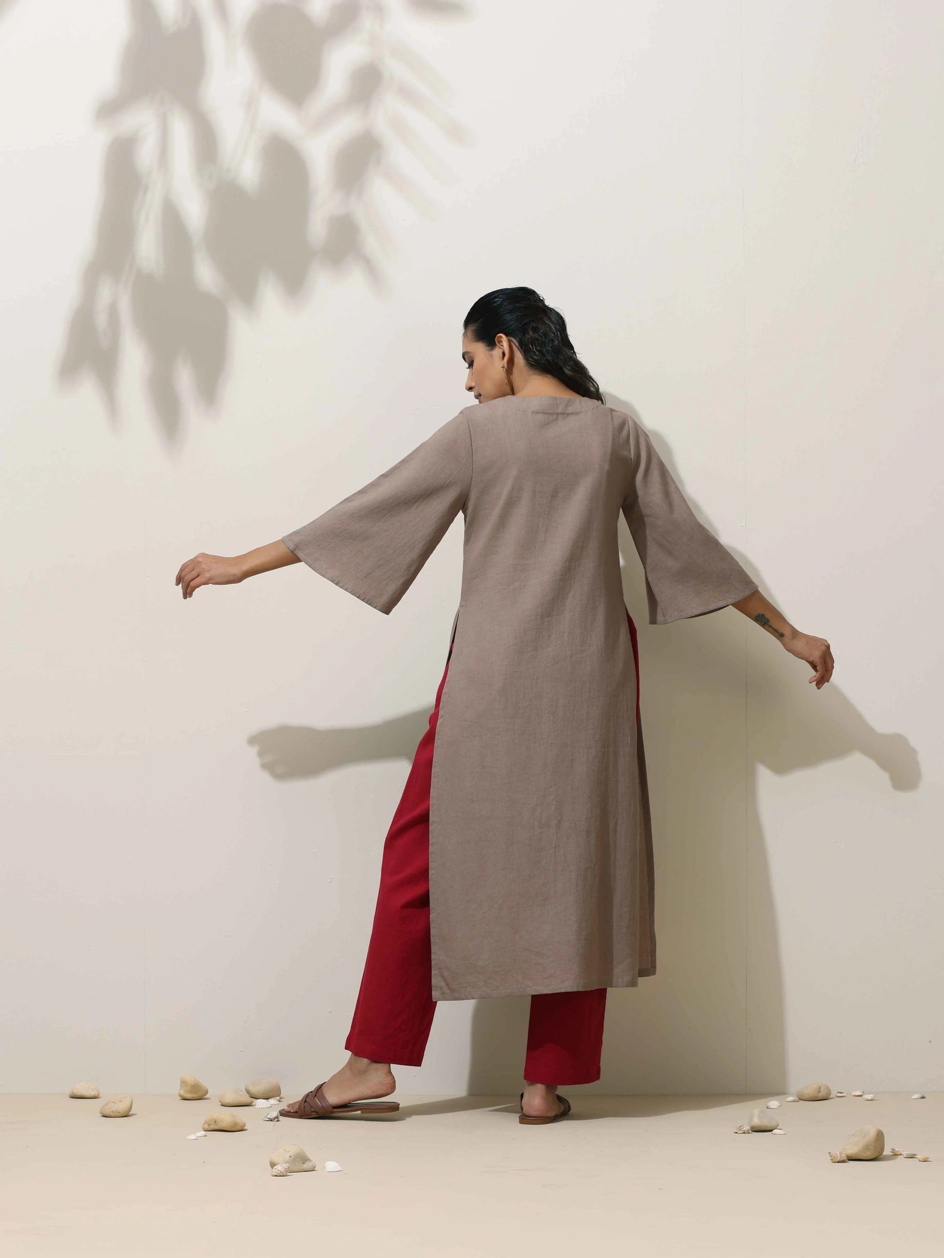 trueBrowns Grey Cotton Linen Kurta Pant Set | Swadesiicart