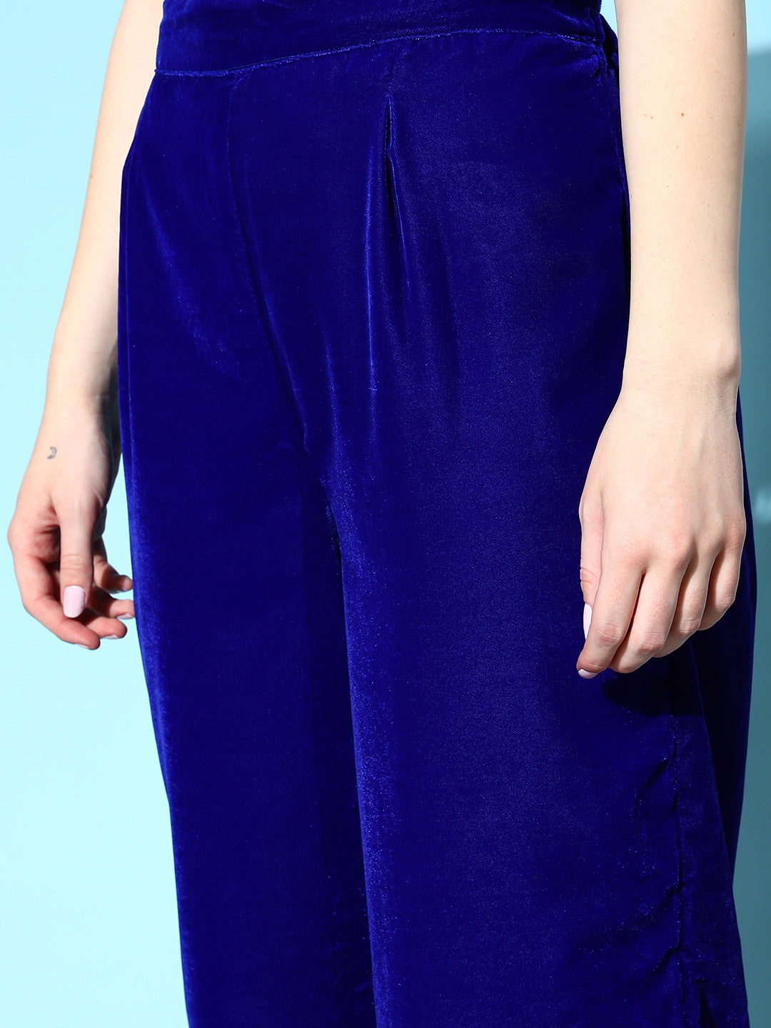 InWeave Women's Blue Velvet Kurta Set With Beige Brocade Dupatta - Swadesiicart