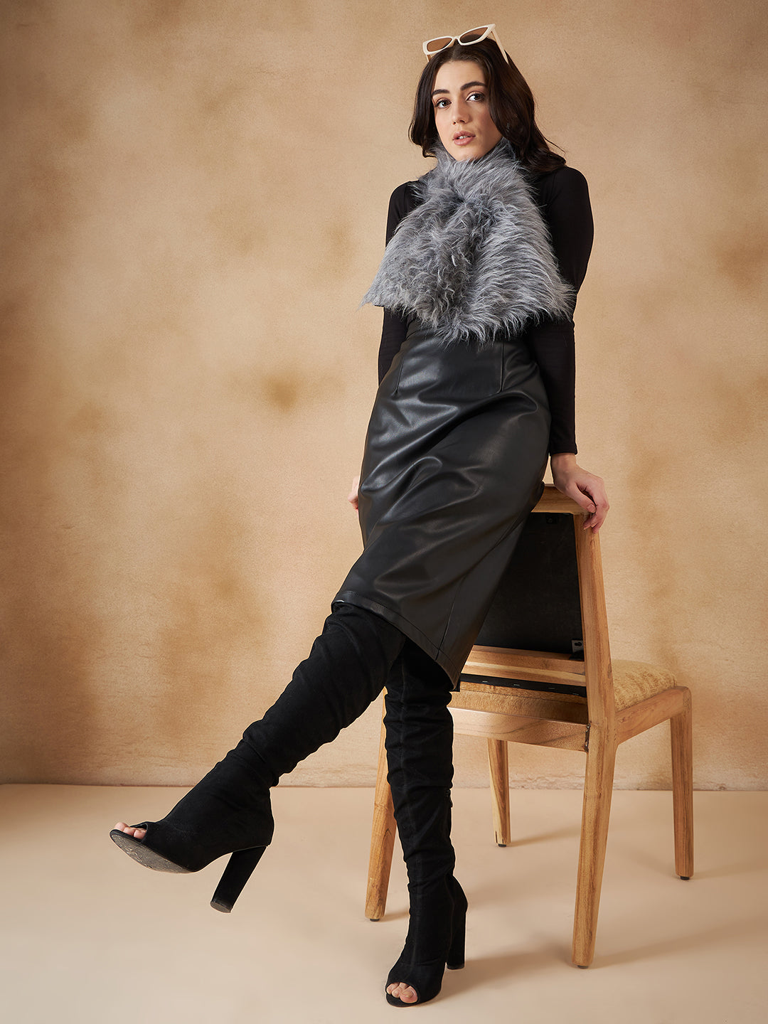 InWeave Women's Light Grey Faux Fur Neck Warmer - Swadesiicart