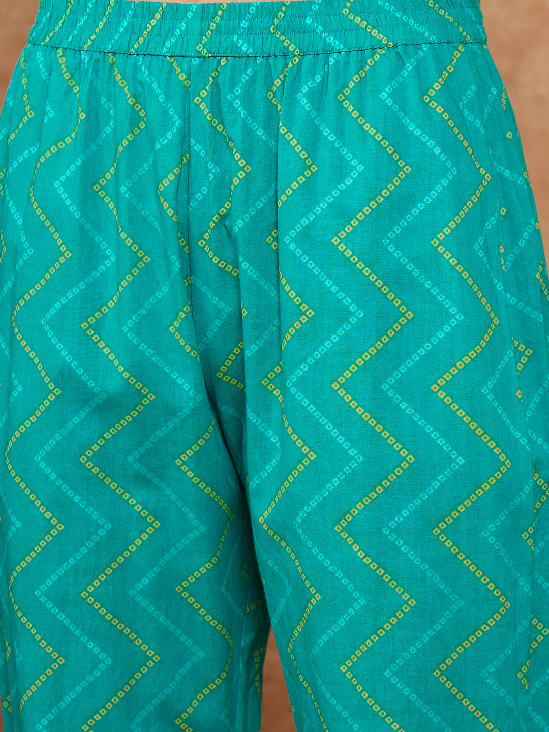 InWeave Women's Aqua S Print Twisted Neckline Kurta Pant Set - Swadesiicart