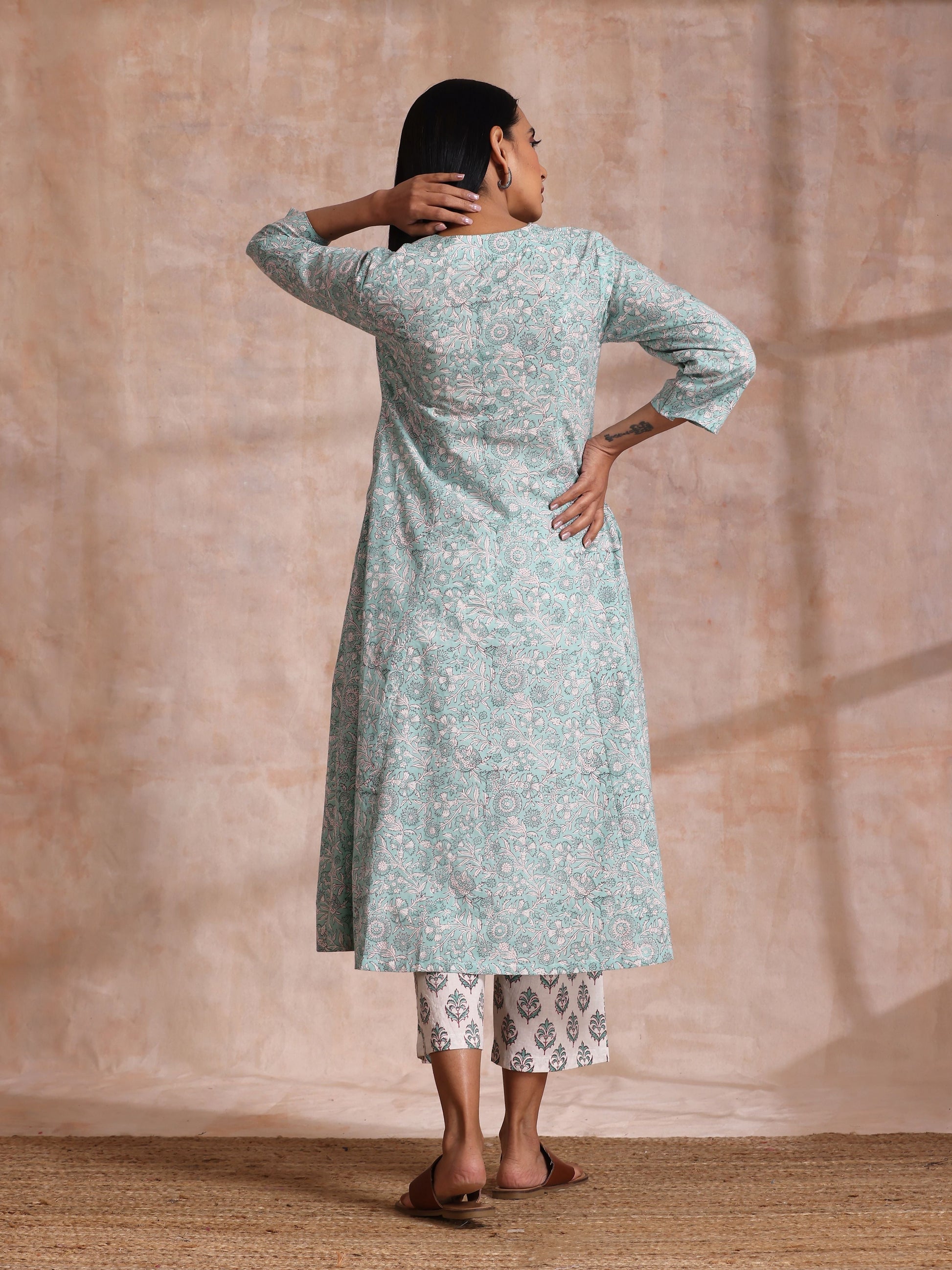 trueBrowns Tiffany Blue Floral Block Print Cotton Front Neck Gathered Kurta Pant Set | Swadesiicart
