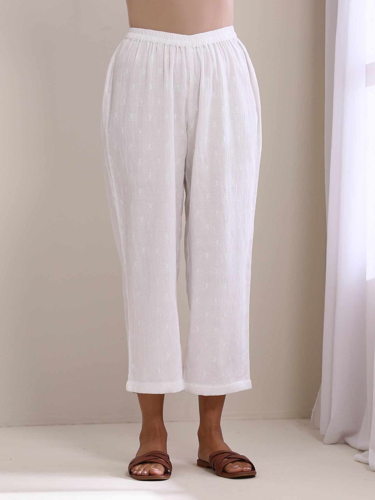 trueBrowns White Dobby High Slit Gathered Kurta Set | Swadesiicart