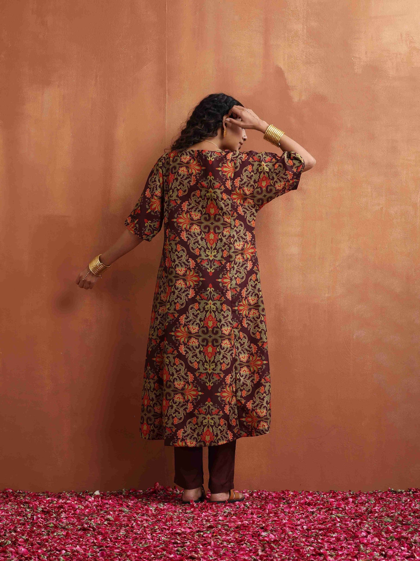 trueBrowns Brown Floral Print Kaftan Kurta Set | Swadesiicart