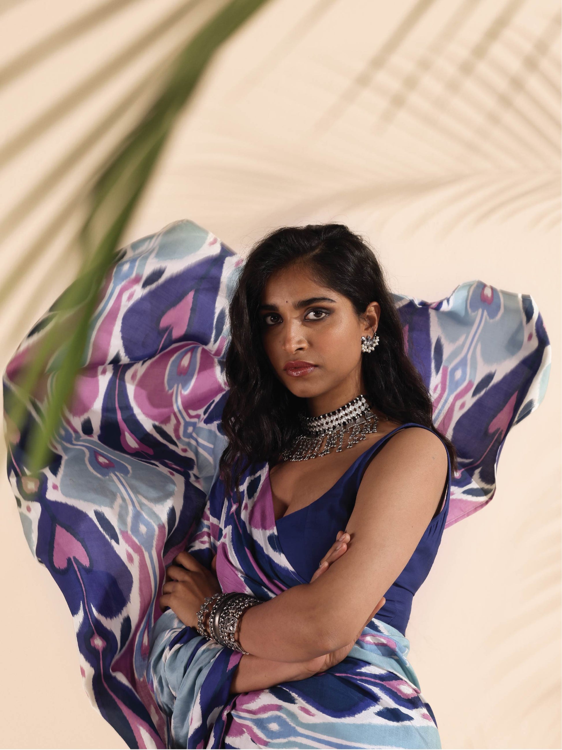 trueBrowns Blue Purple Muslin Ikat Saree | Swadesiicart