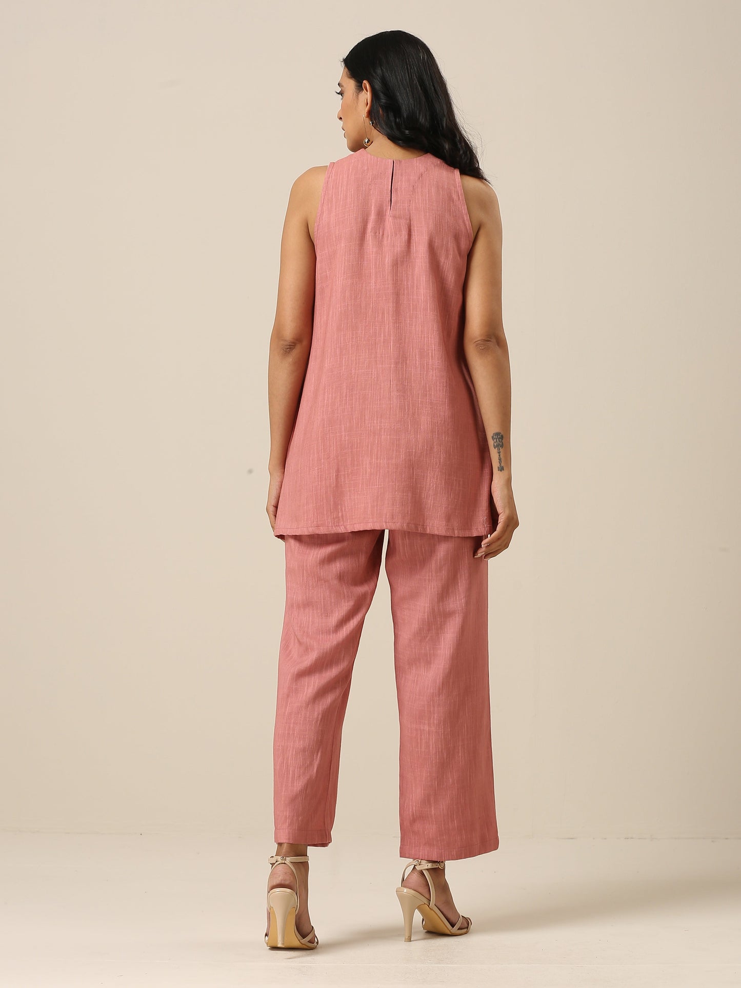 trueBrowns Light Mauve Slub Textured Sleeveless Short Co-Ord Set - Swadesiicart