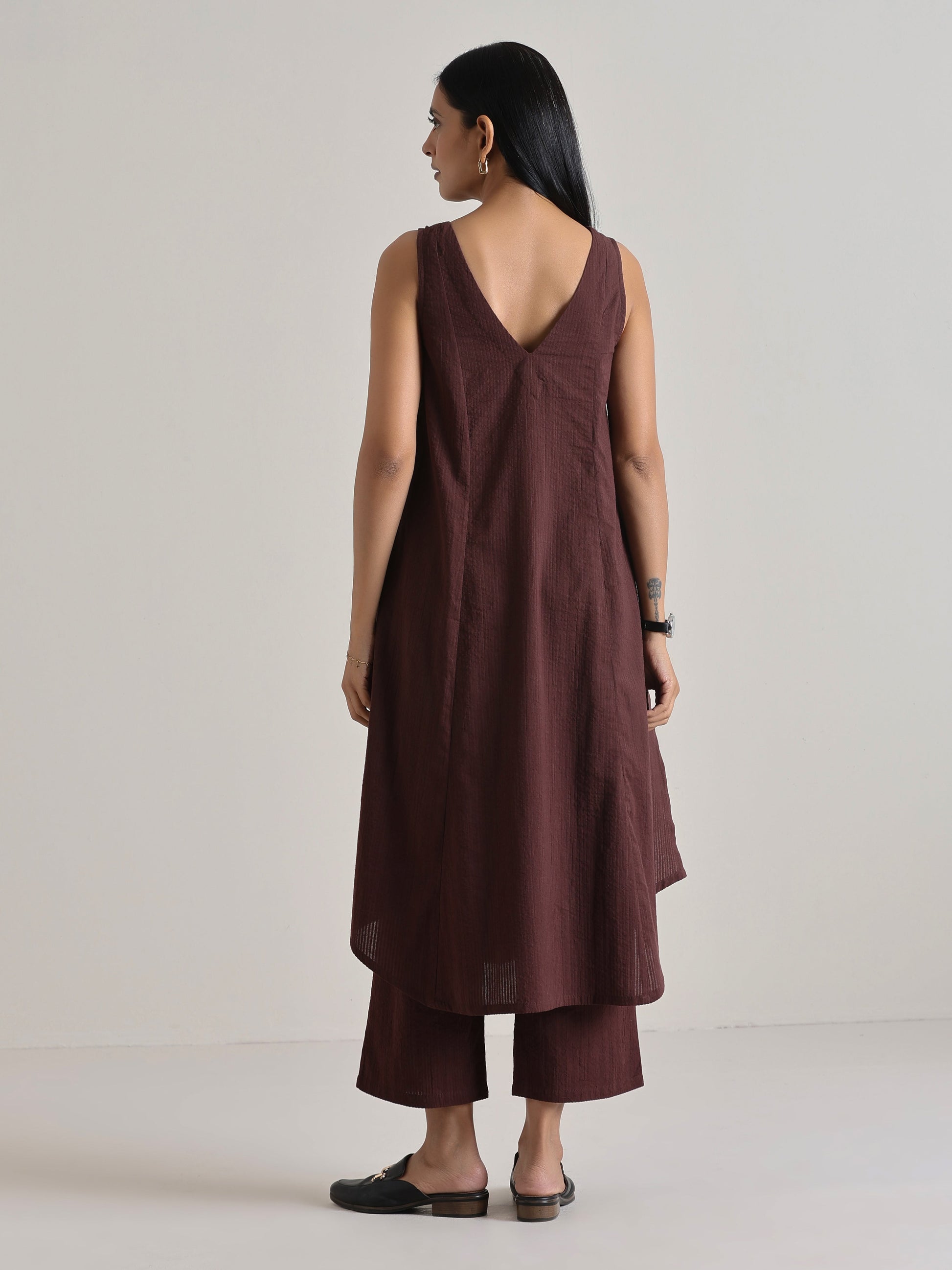 trueBrowns Cola Brown Sleeveless Flared Kurta Pant Set | Swadesiicart