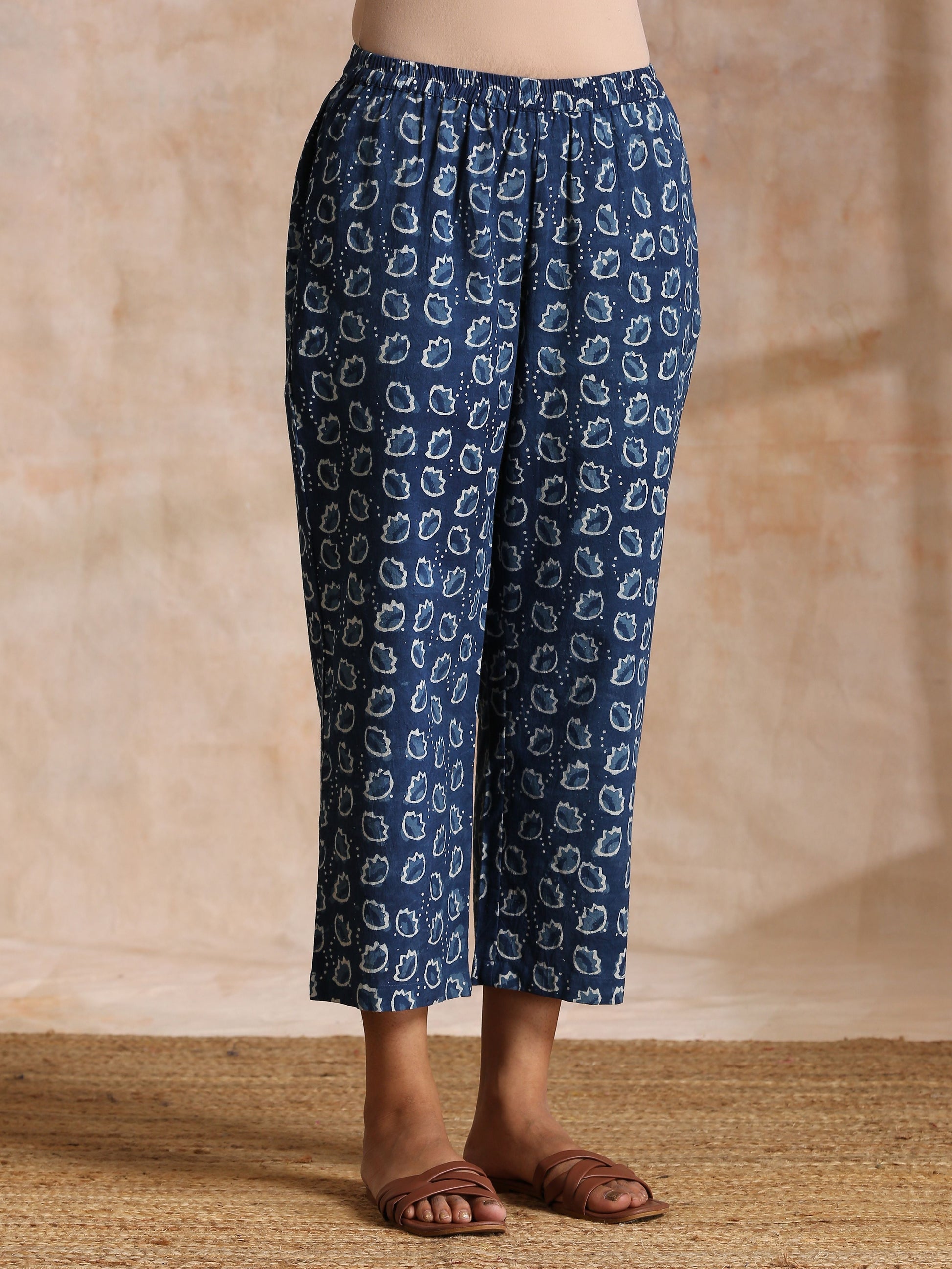trueBrowns Indigo Dabu Floral Print Cotton Kaftan Co-Ord Set - Swadesiicart