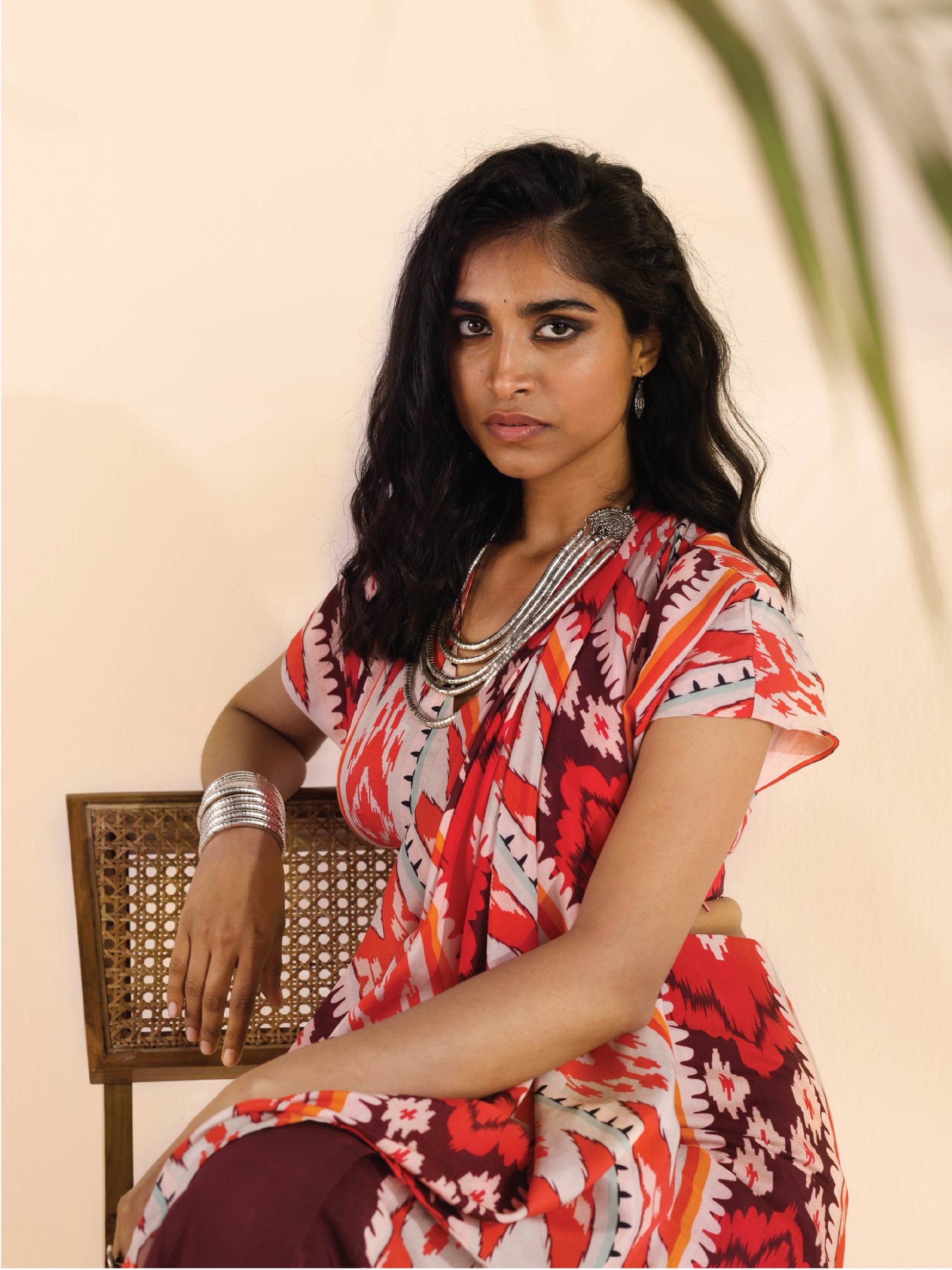 trueBrowns Maroon Muslin Ikat Ready to Wear Saree | Swadesiicart