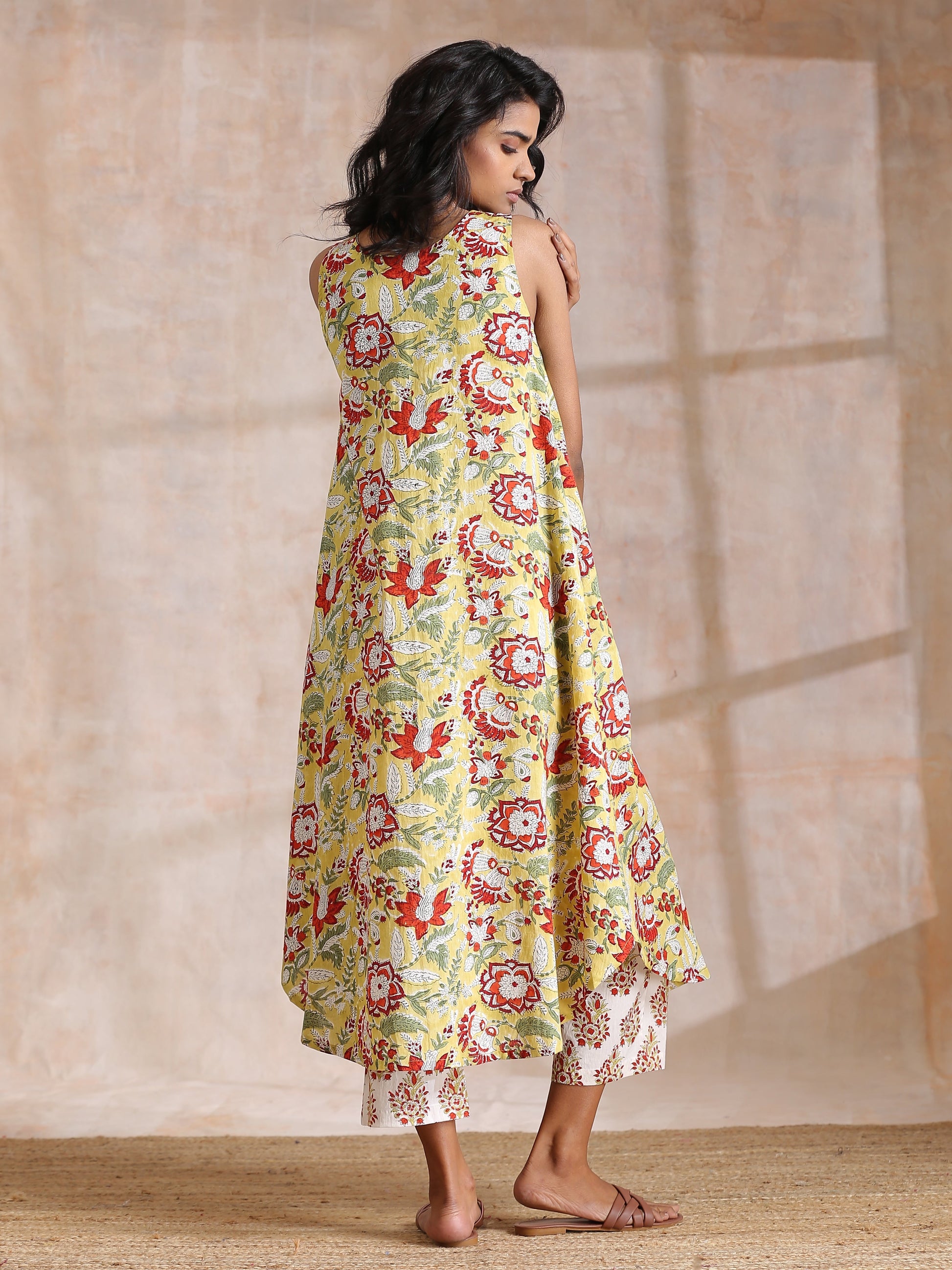 trueBrowns Yellow Overall Floral Block Print Cotton Sleeveless Kurta Pant Set | Swadesiicart