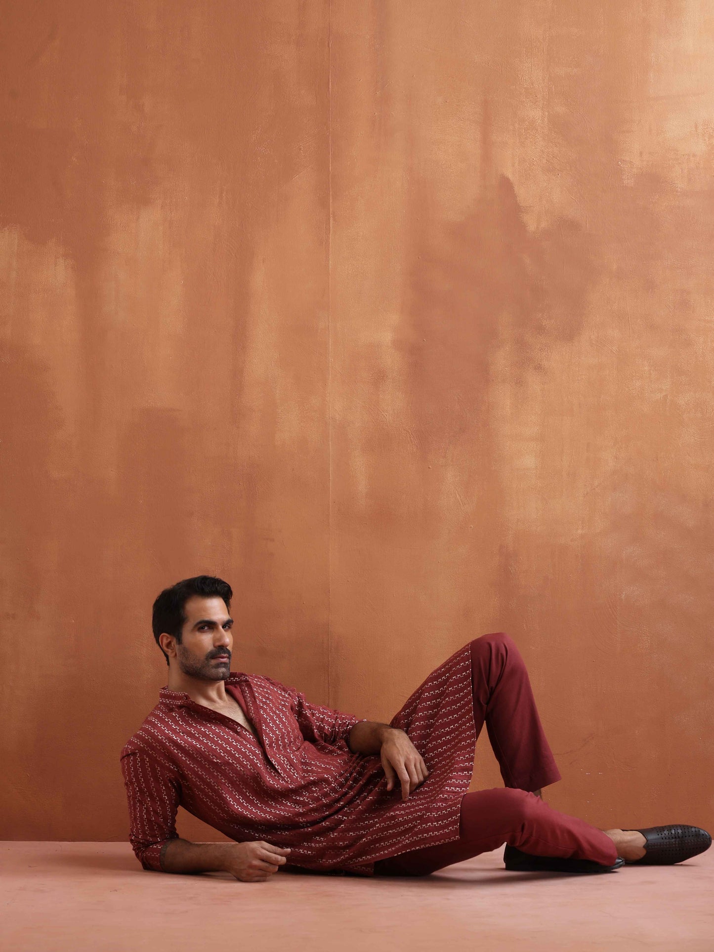trueBrowns Men's Rust Cotton Dobby Kurta | Swadesiicart