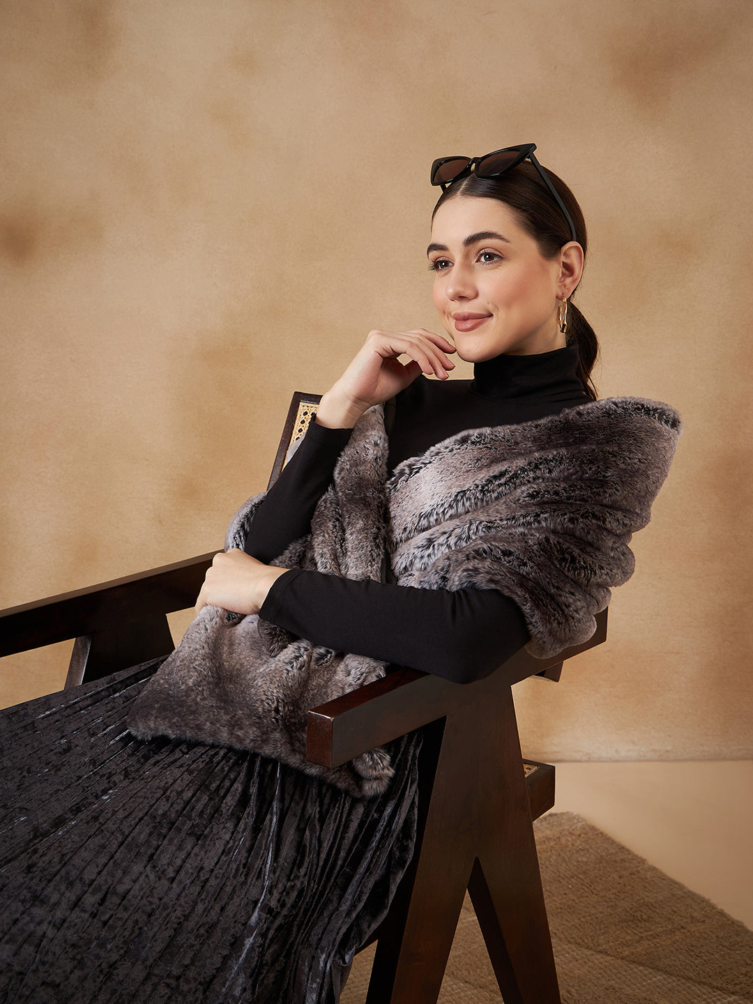 InWeave Women's Dark Grey Duble Shade Long Faux Fur Cape - Swadesiicart