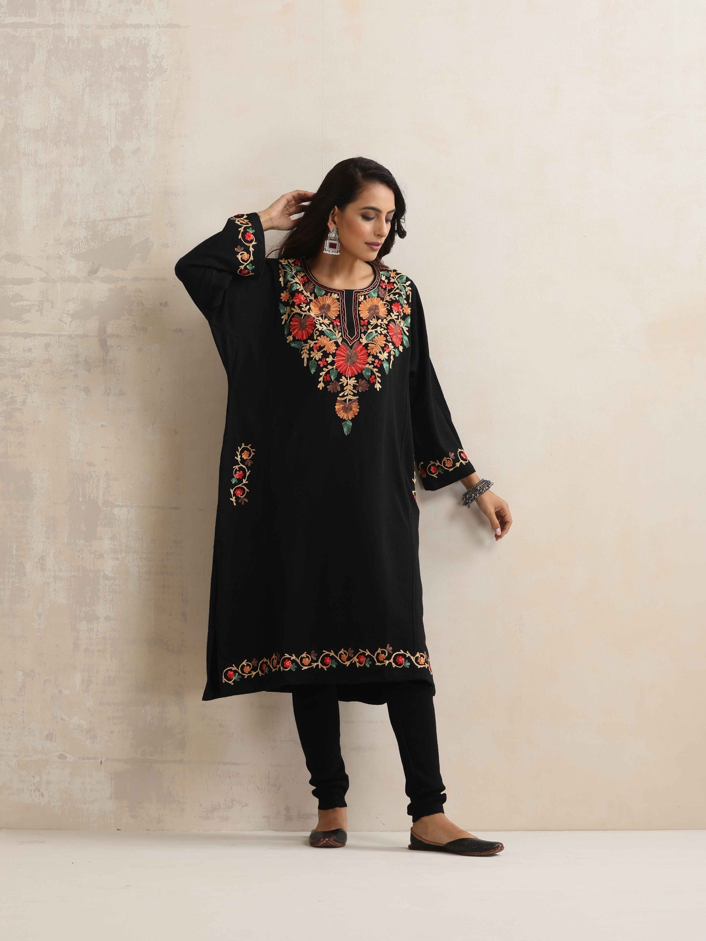 trueBrowns Black Woollen Leggings | Swadesiicart