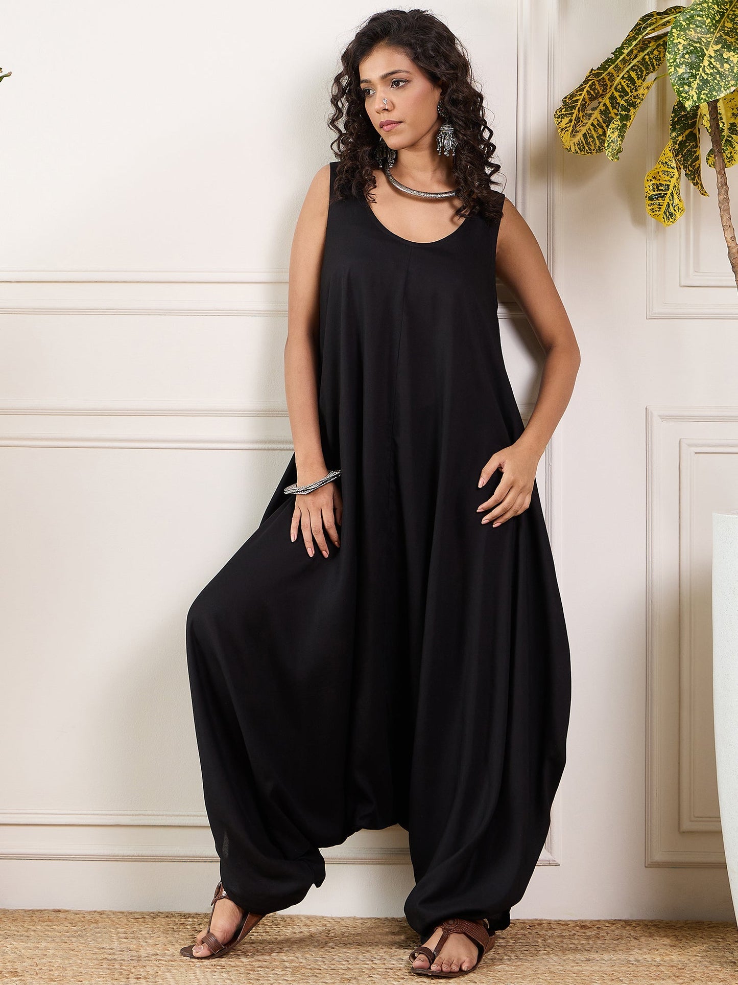 InWeave Black Round Sleeveless Jumpsuit - Swadesiicart