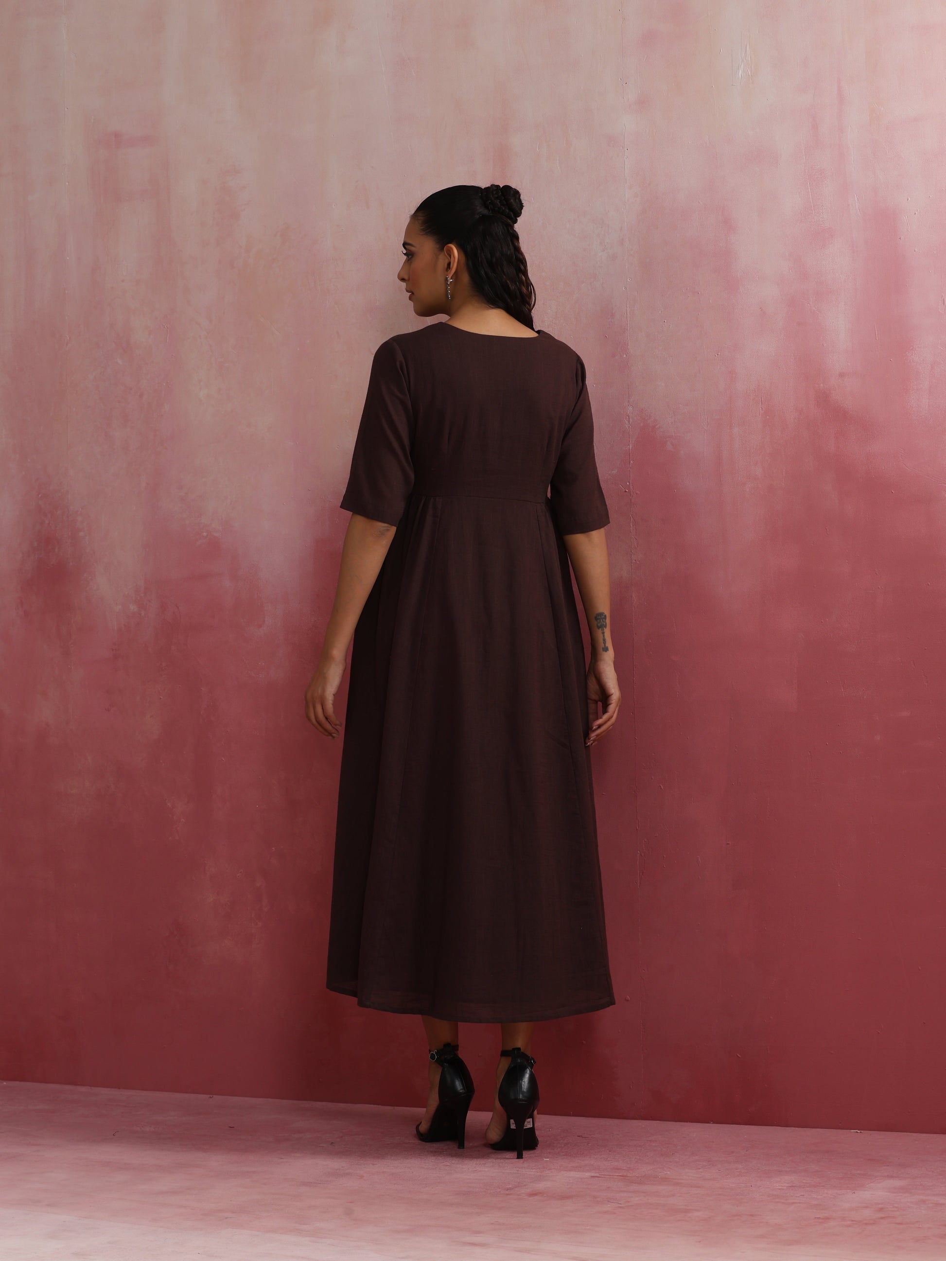 trueBrowns Cola Cotton Dobby Dress | Swadesiicart