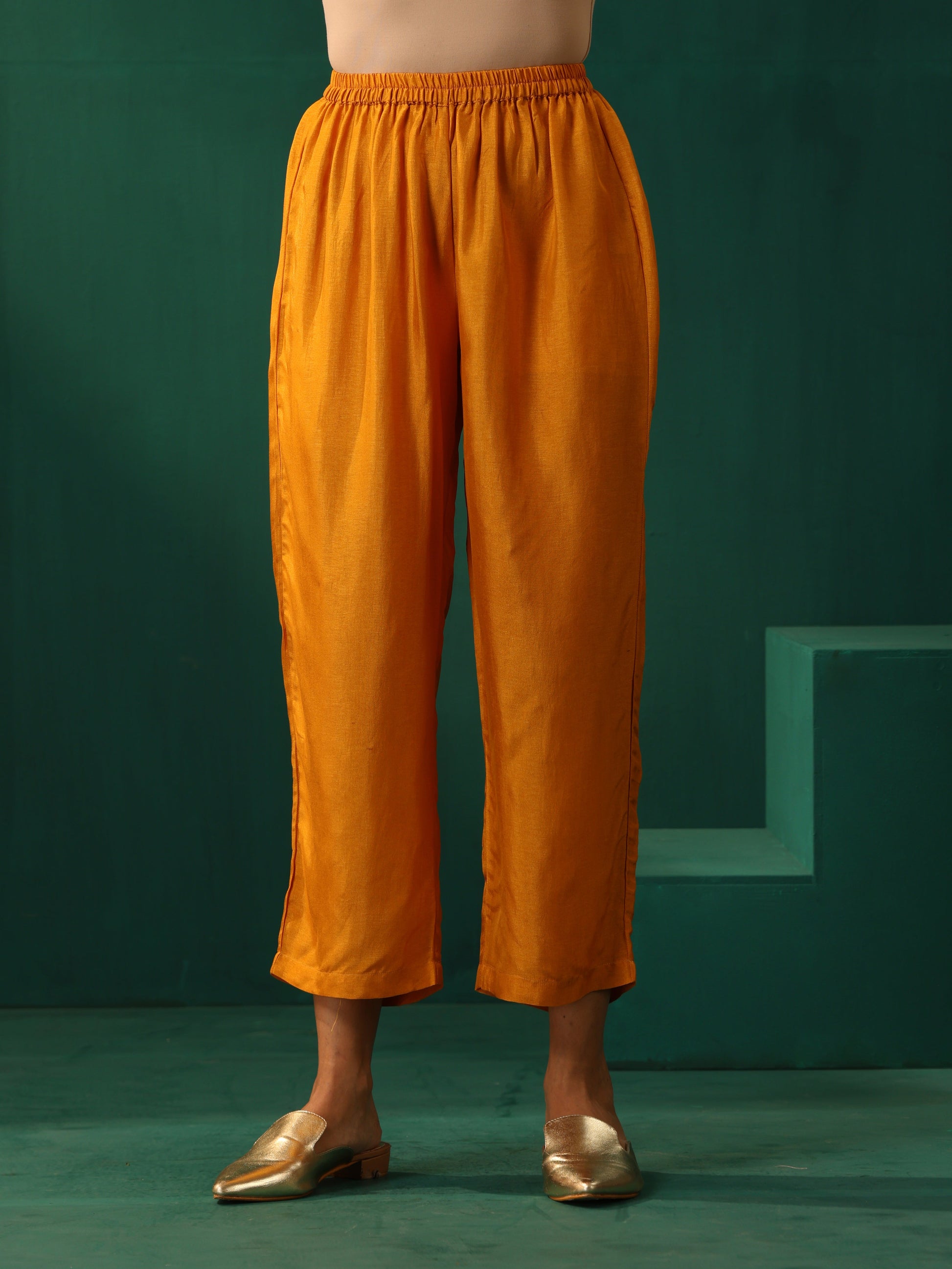 trueBrowns Mustard Geometric Floral Viscose Silk Front Pleat Co-ord Set - Swadesiicart
