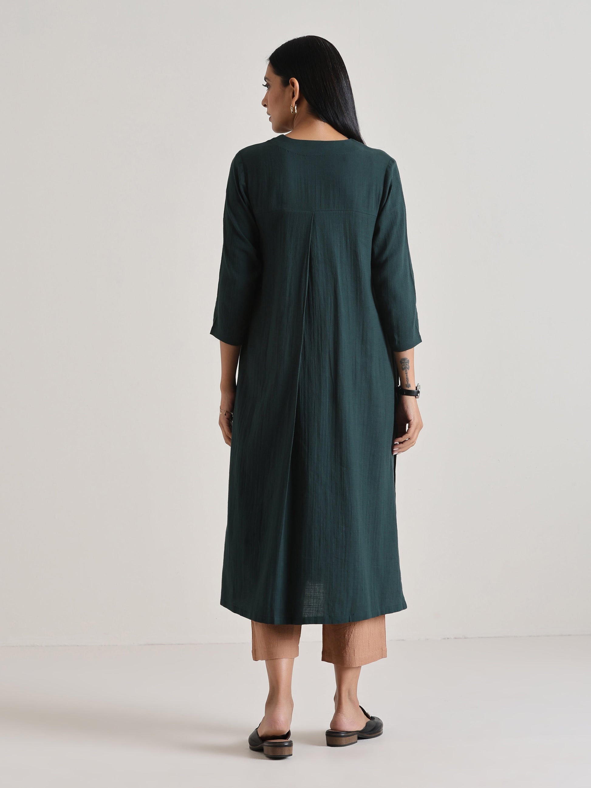 trueBrowns Dark Green Kurta Pant Set | Swadesiicart