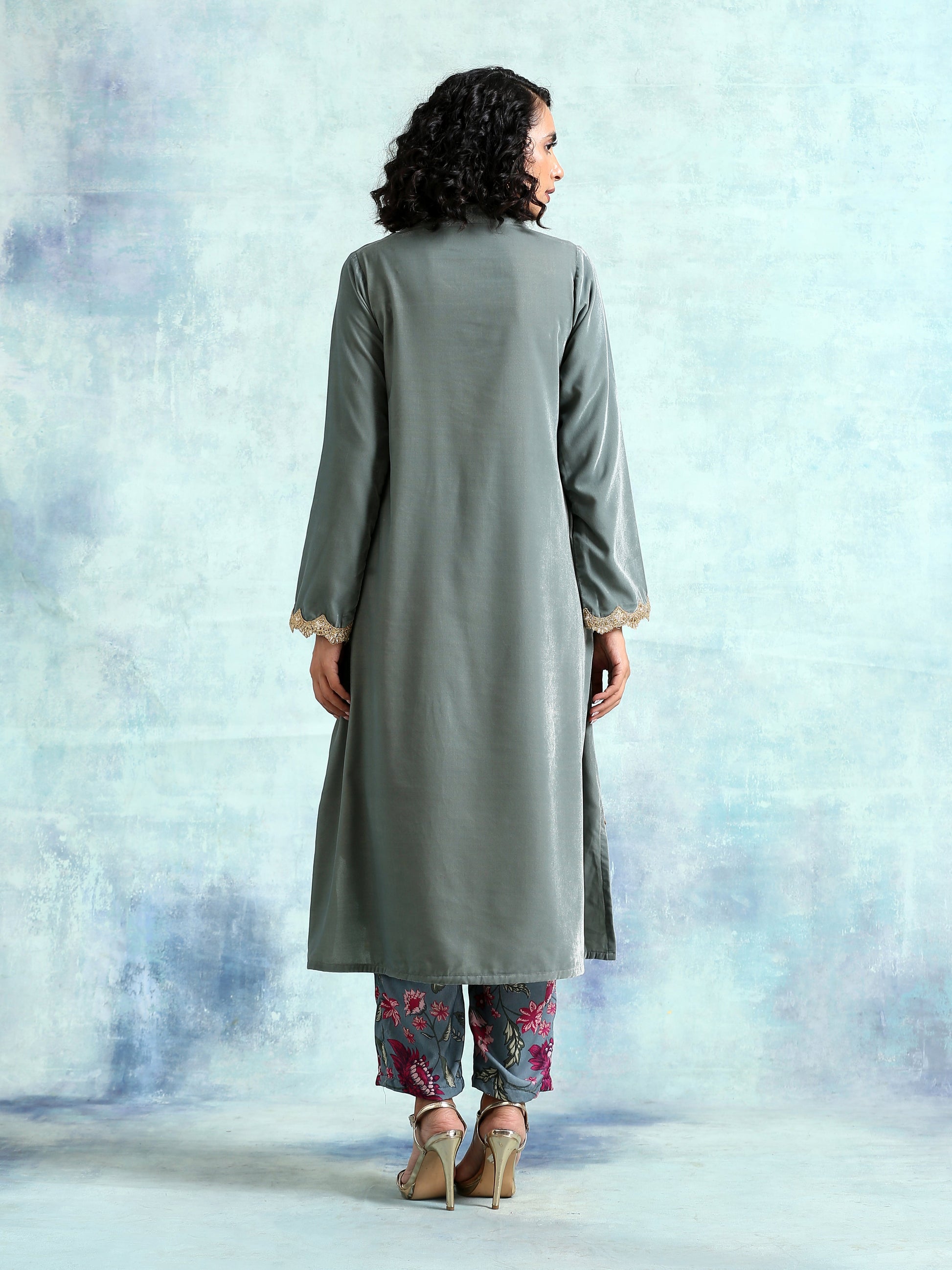 trueBrowns Grey Velvet Lace Kurta Pant Set | Swadesiicart