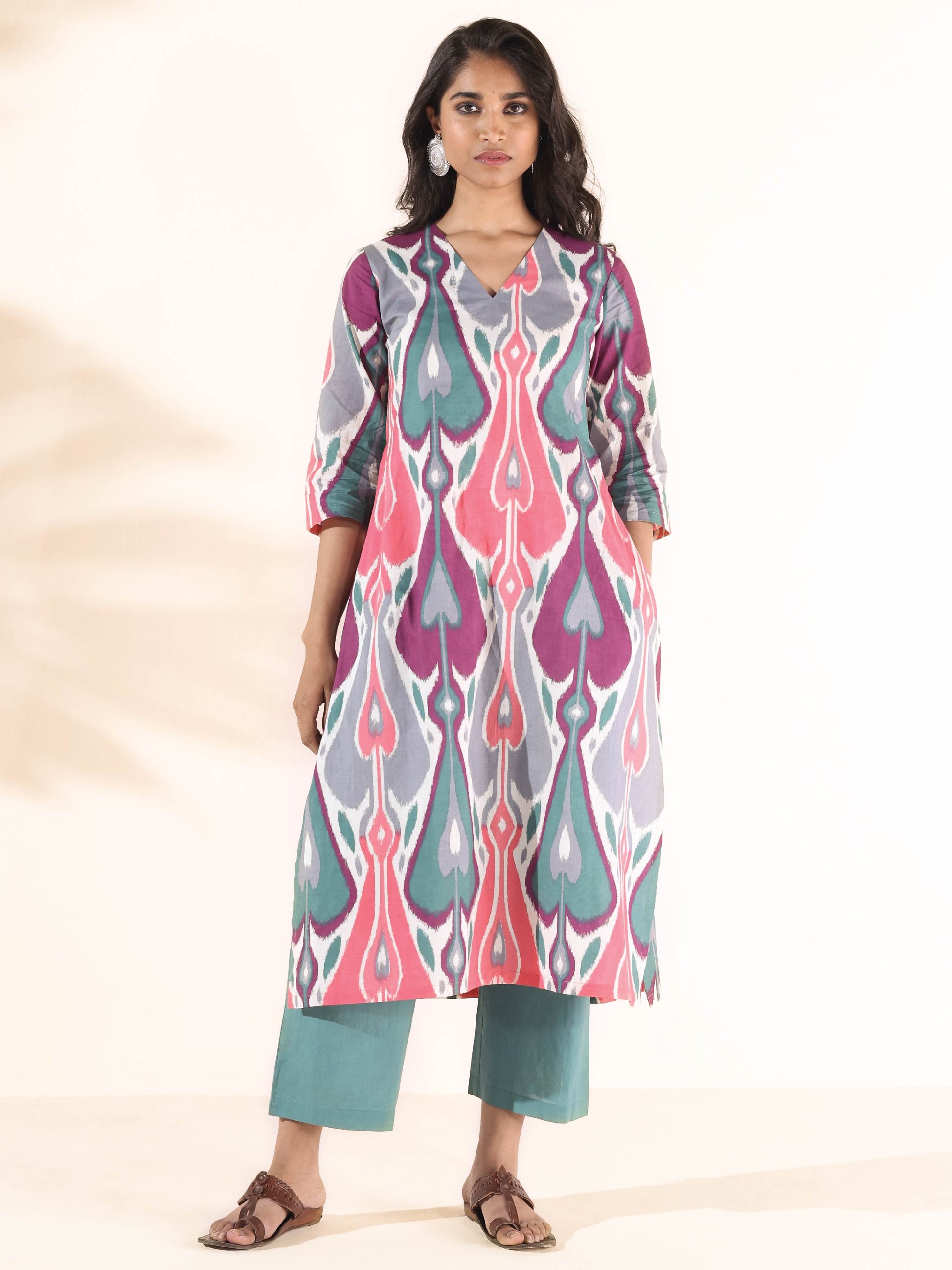 trueBrowns Green Cotton Ikat Kurta Pant Set | Swadesiicart