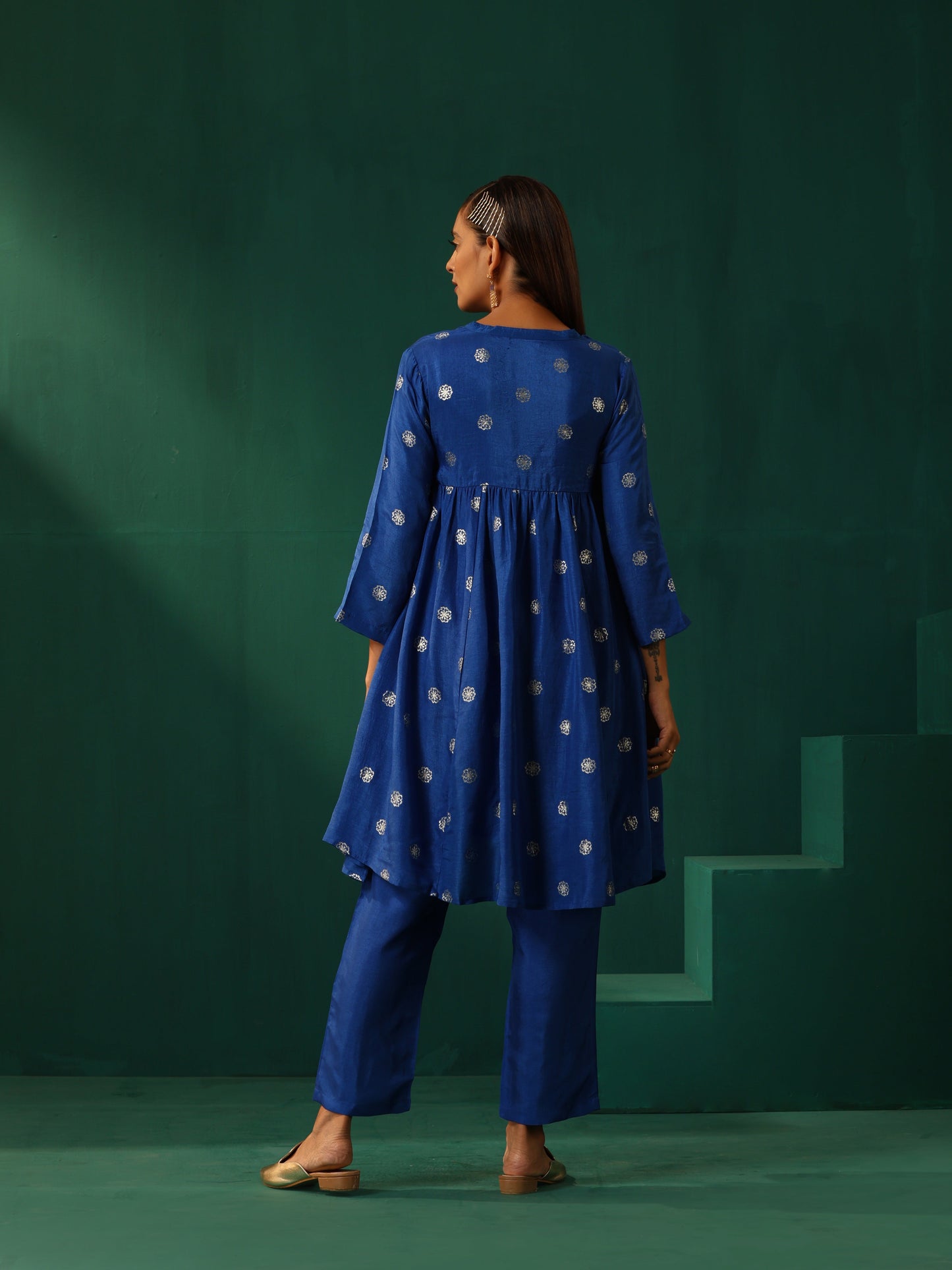 trueBrowns Royal Blue Geometric Floral Viscose Silk Front Gathered Co-ord Set - Swadesiicart