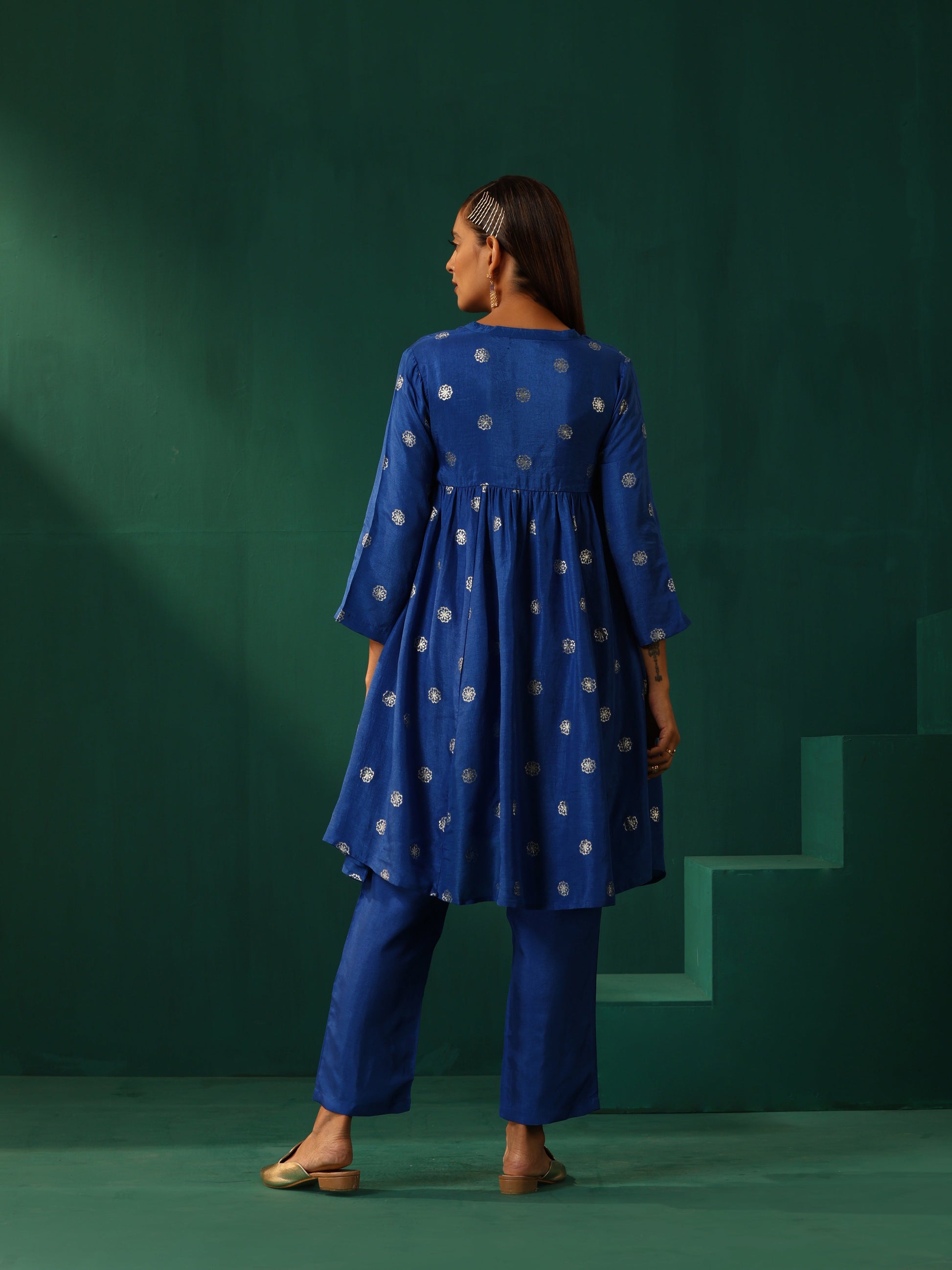 trueBrowns Royal Blue Geometric Floral Viscose Silk Front Gathered Co-ord Set - Swadesiicart