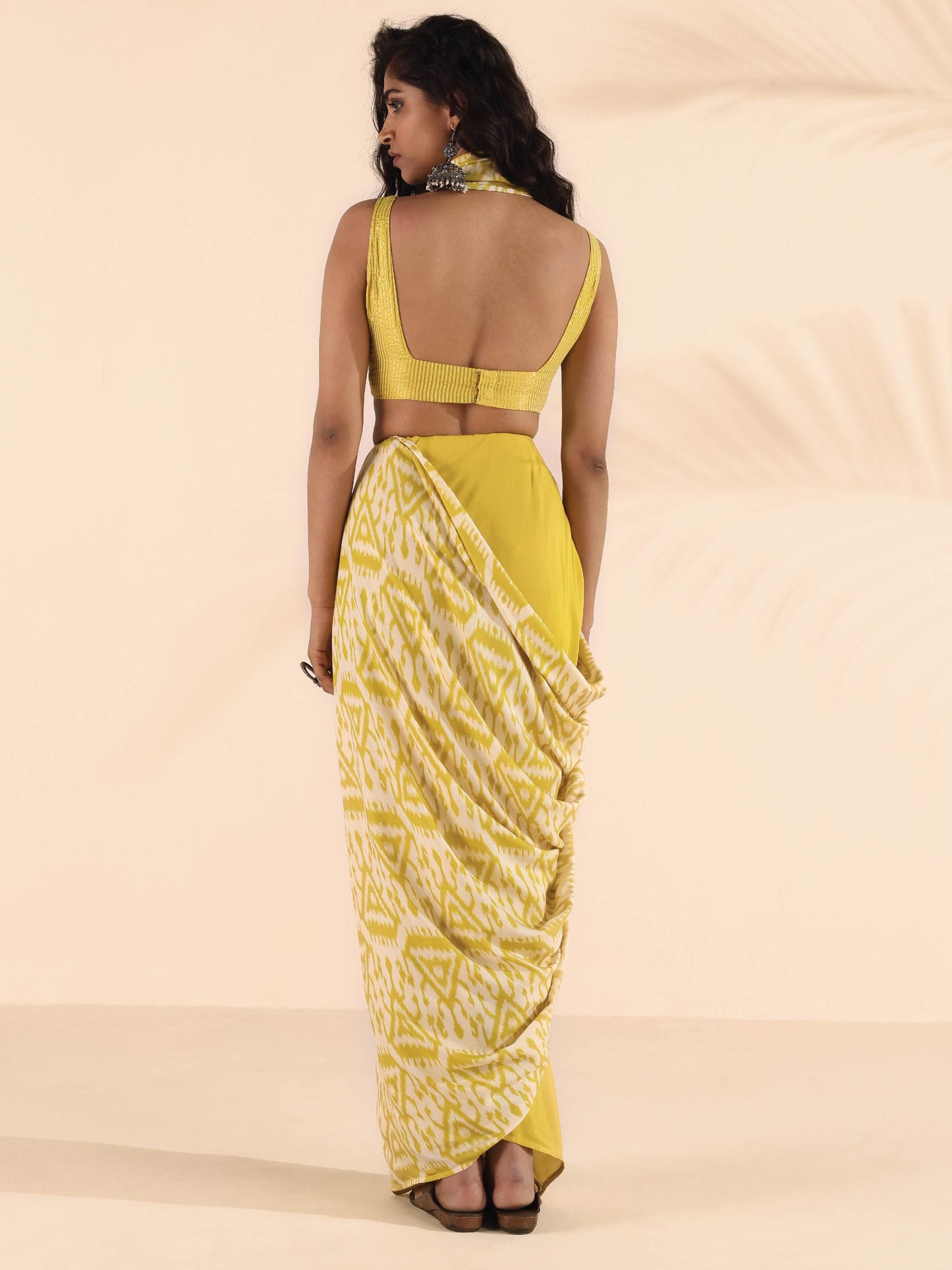 trueBrowns Lime Muslin Ikat Saree | Swadesiicart